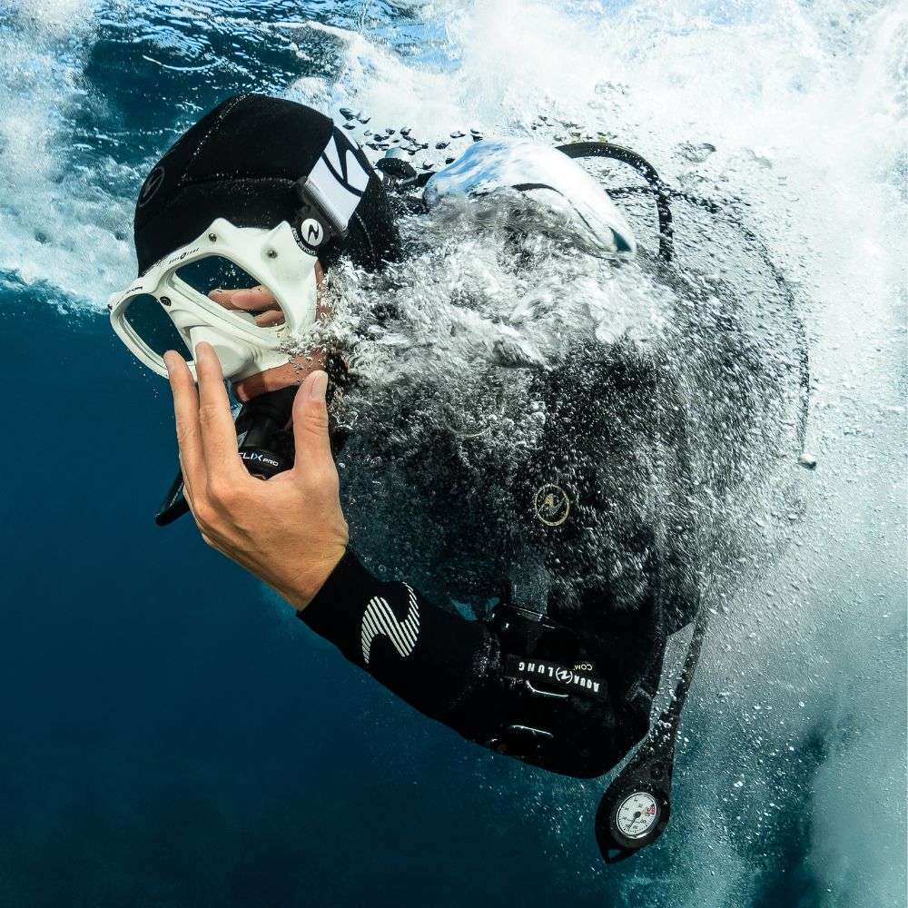 Aqualung Teknika Scuba Diving Mask - Image 2
