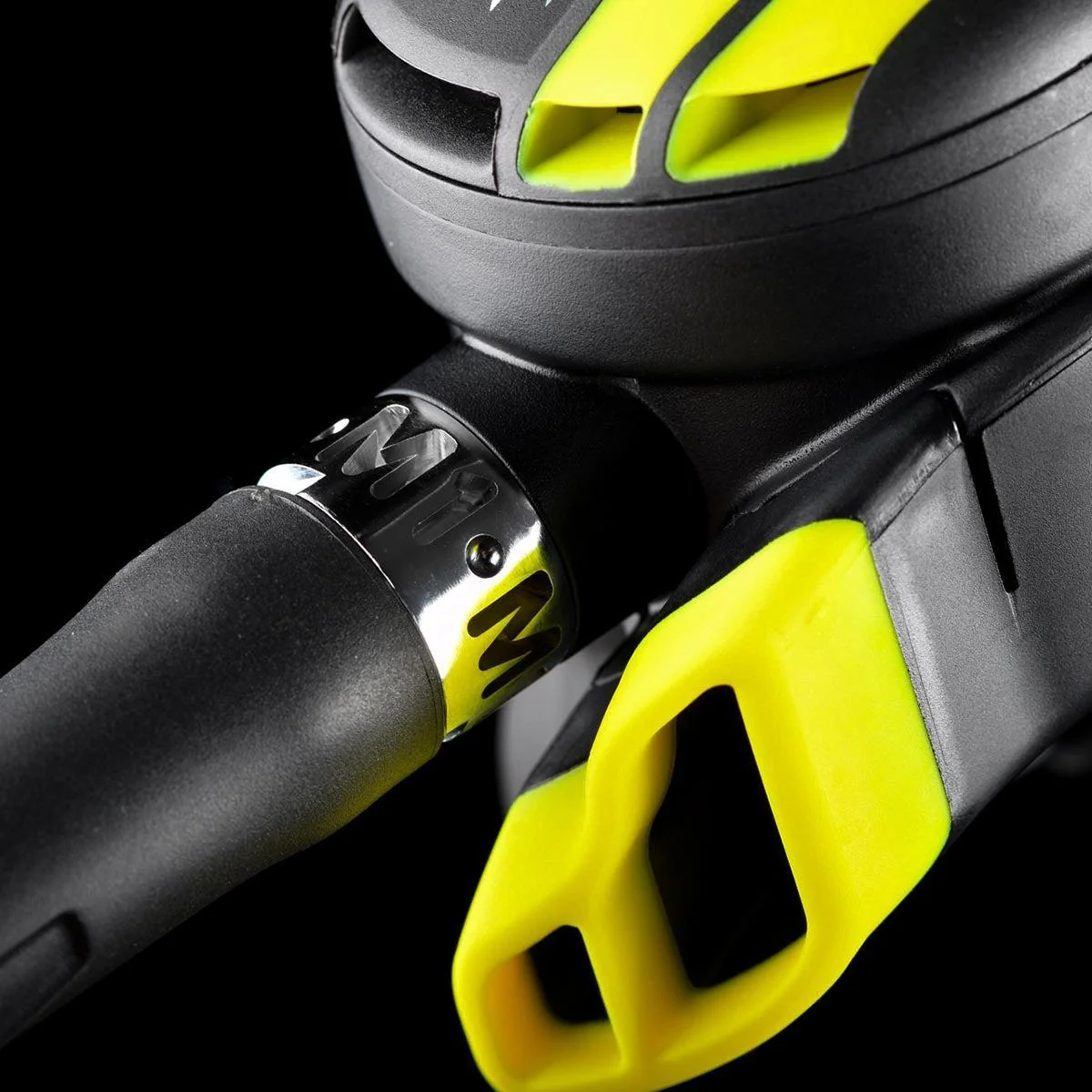 Atomic Aquatics M1 Octopus, 36" hose, Yellow - Image 3