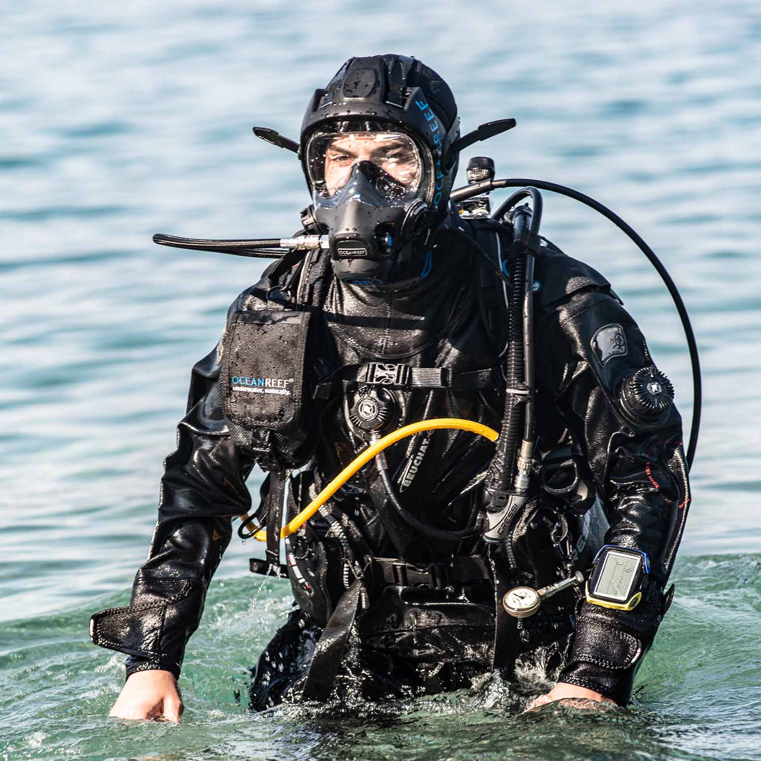 Ocean Reef Neptune III IDM - Diving Full Face Mask w/ int 2nd st, surface air valve, doffing handle, extender kit and multitool - Image 14