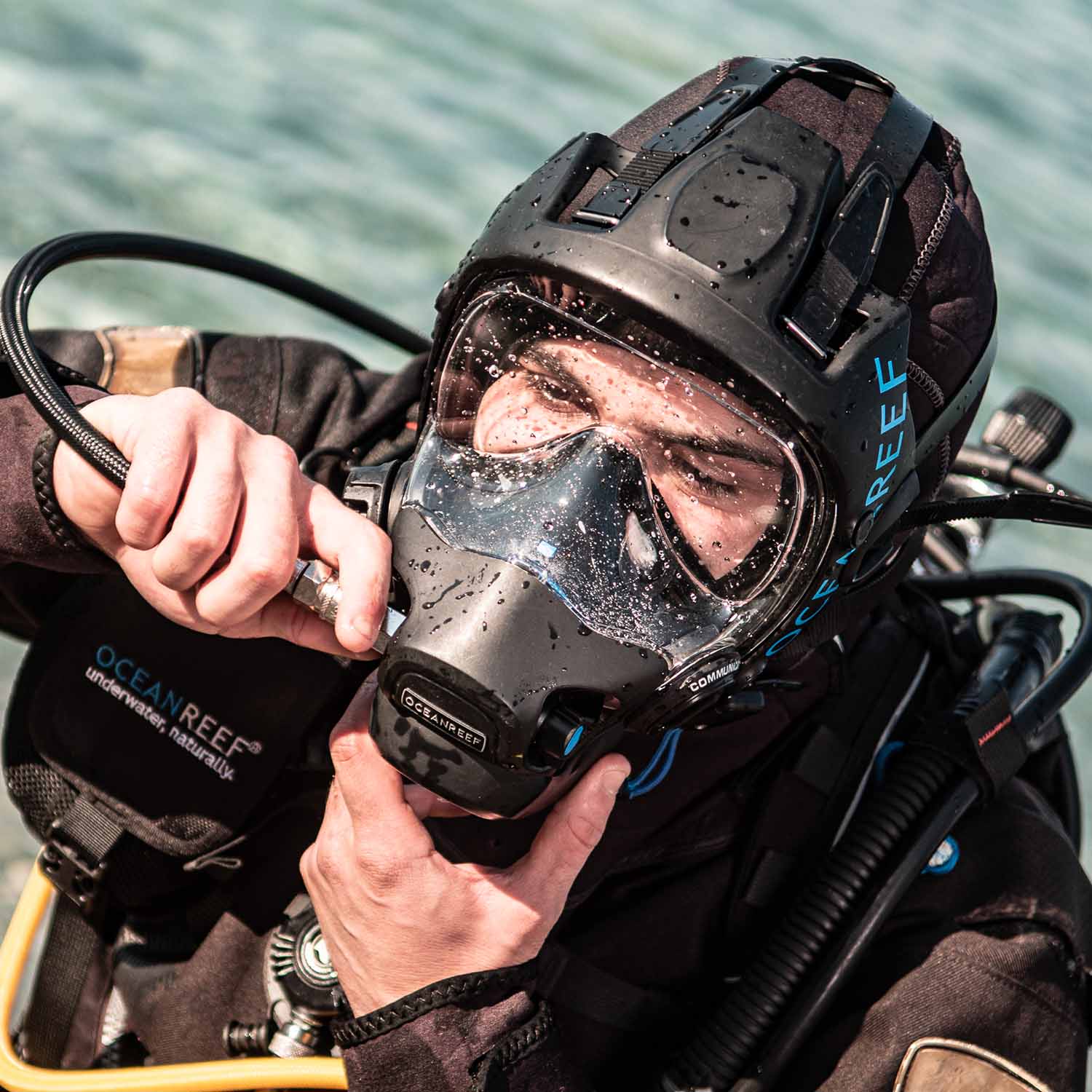 Ocean Reef Neptune III IDM - Diving Full Face Mask w/ int 2nd st, surface air valve, doffing handle, extender kit and multitool - Image 15