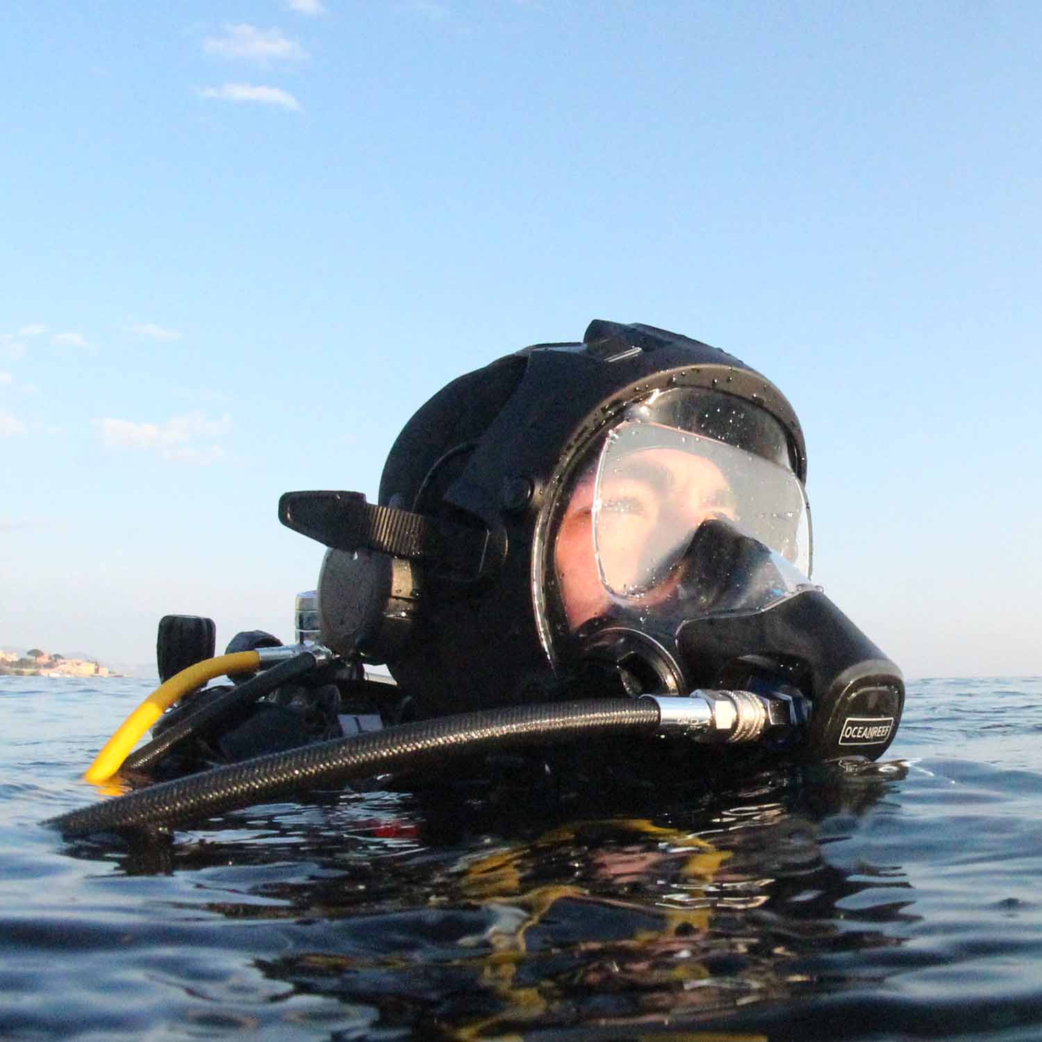 Ocean Reef Neptune III IDM - Diving Full Face Mask w/ int 2nd st, surface air valve, doffing handle, extender kit and multitool - Image 18