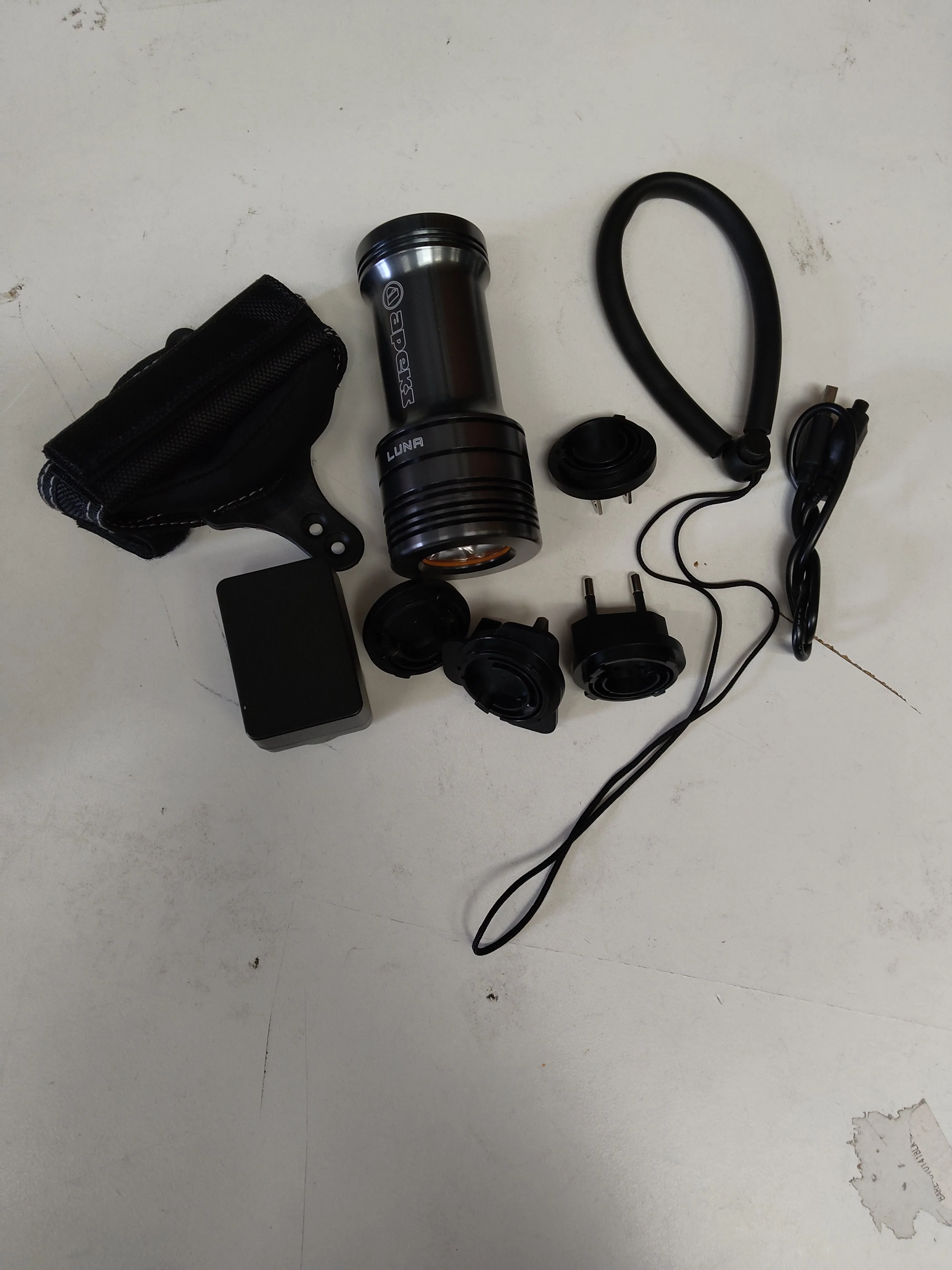 Used Apeks Luna Primary Torch Grey