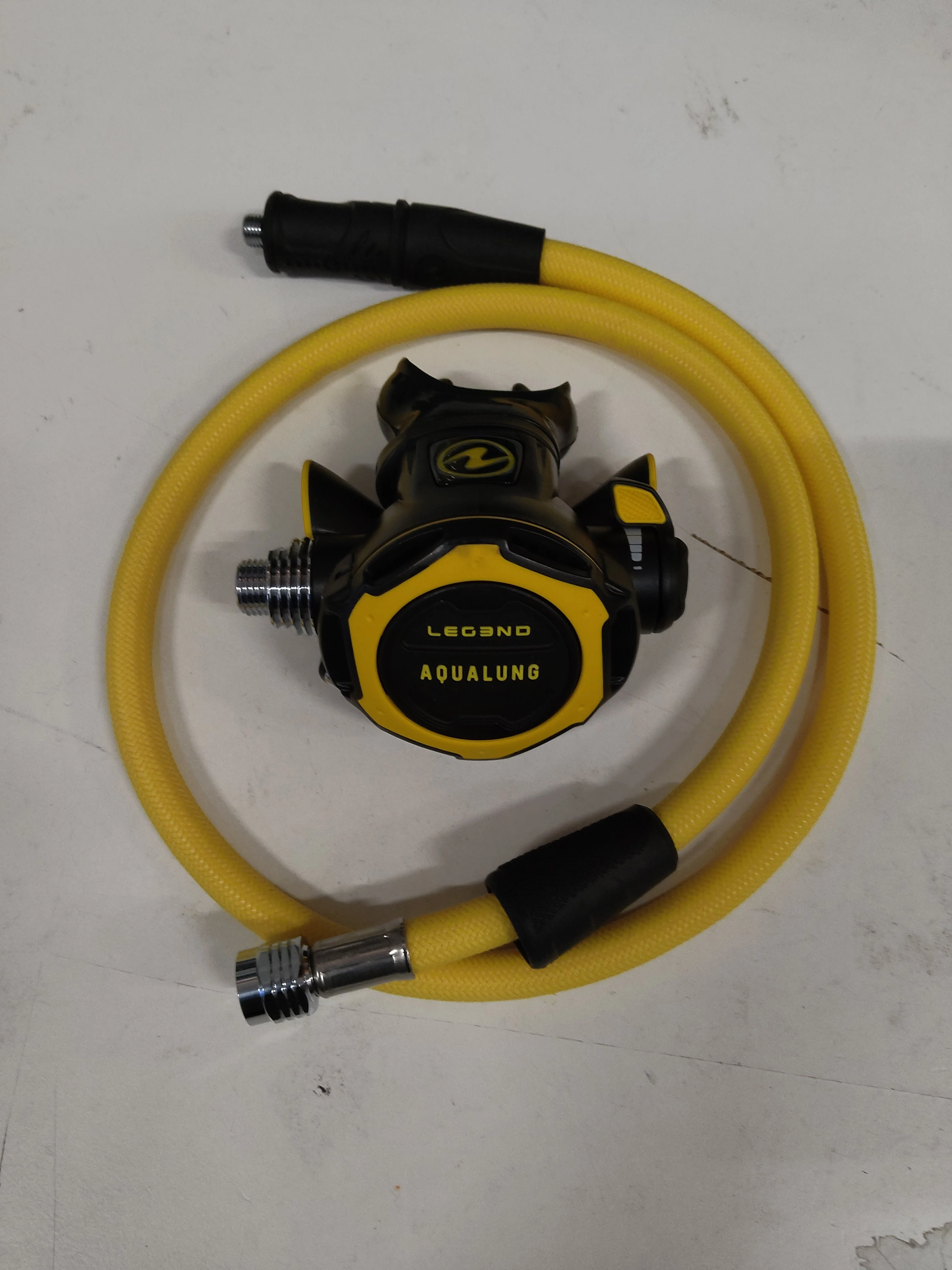 Used Aqualung Octopus LEG3ND Dive Regulator
