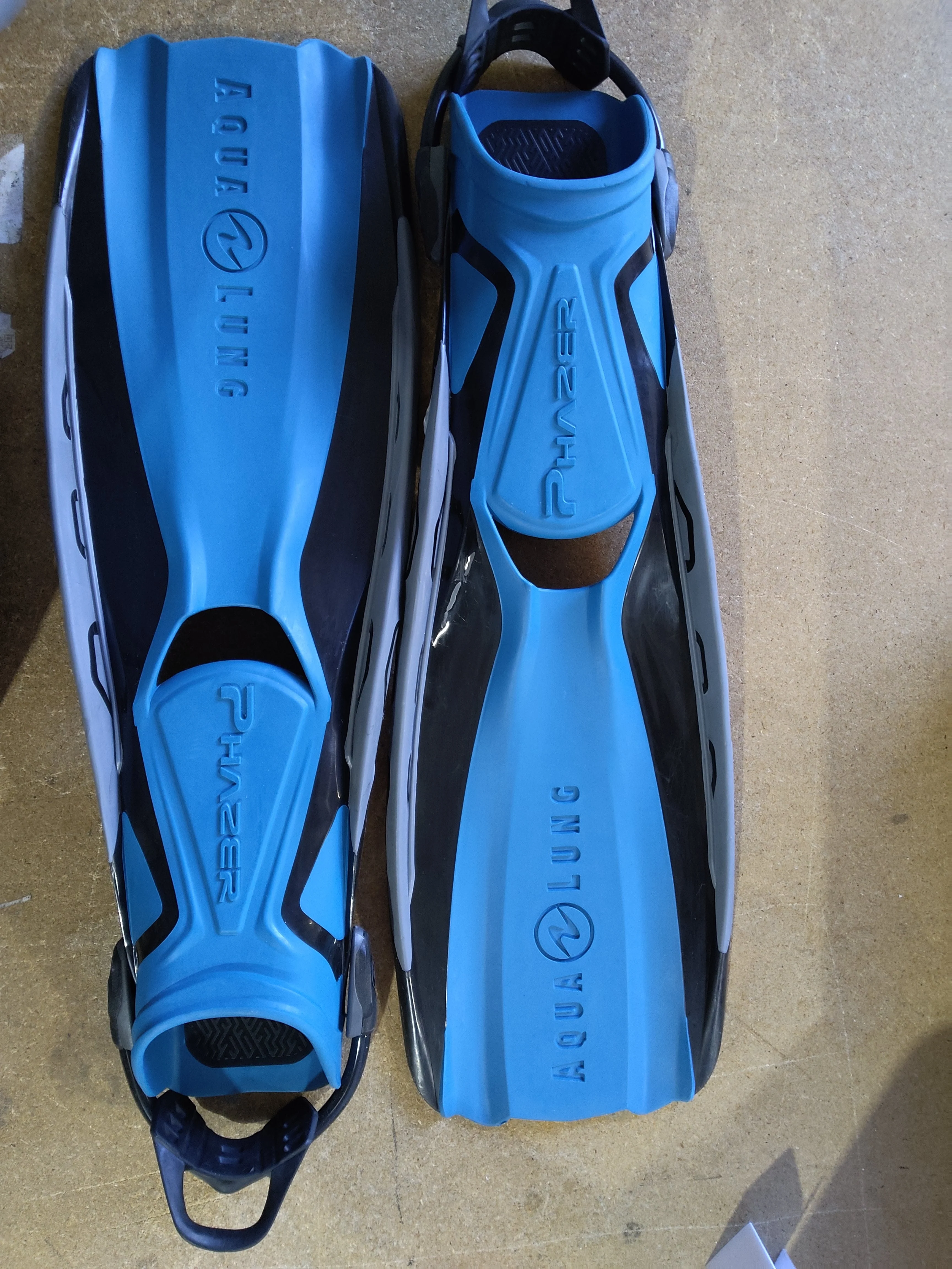 Used Aqualung Phazer Open Heel Dive Fins - Image 3