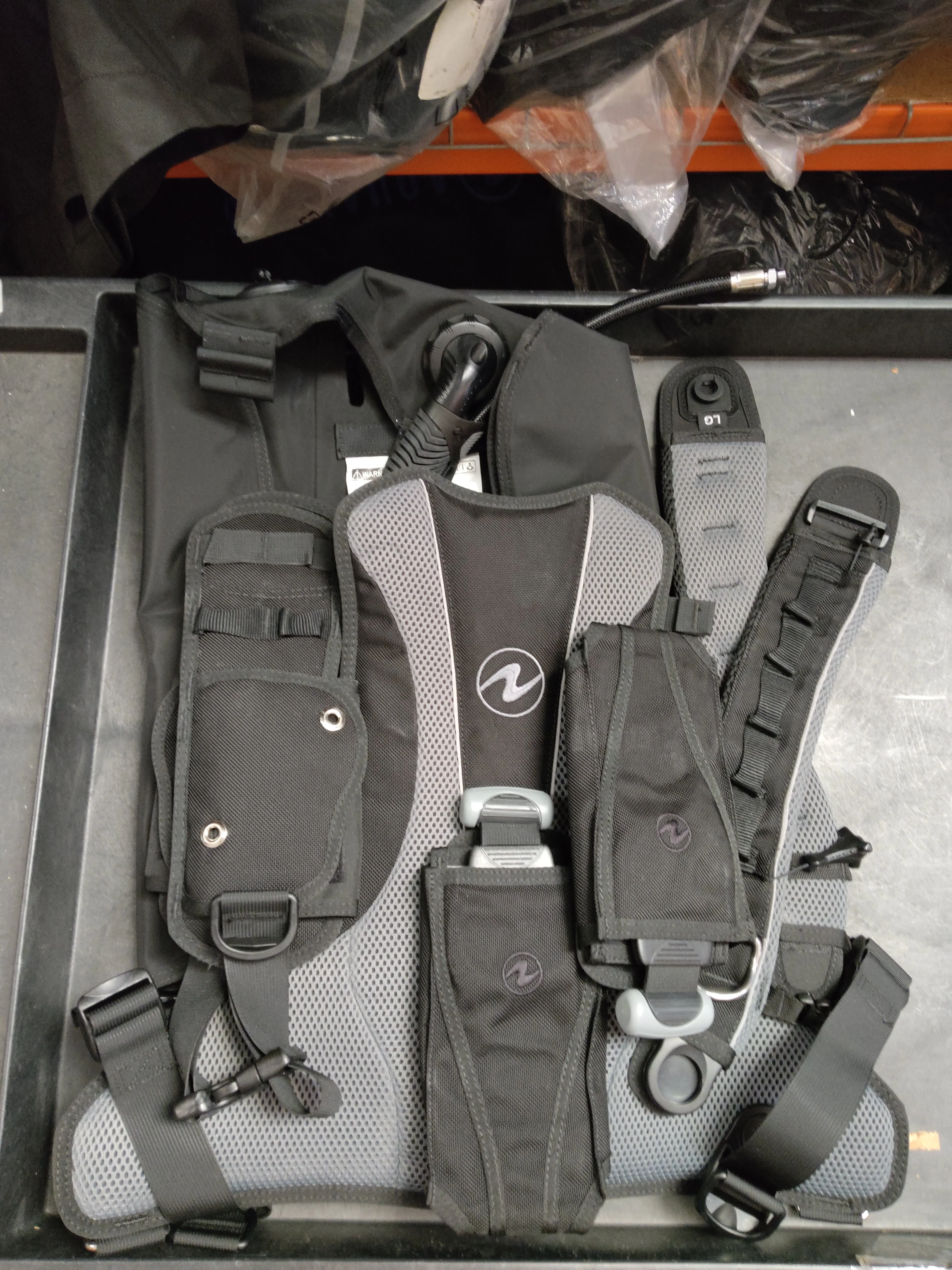 Used Aqualung Rogue BCD Black/Grey
