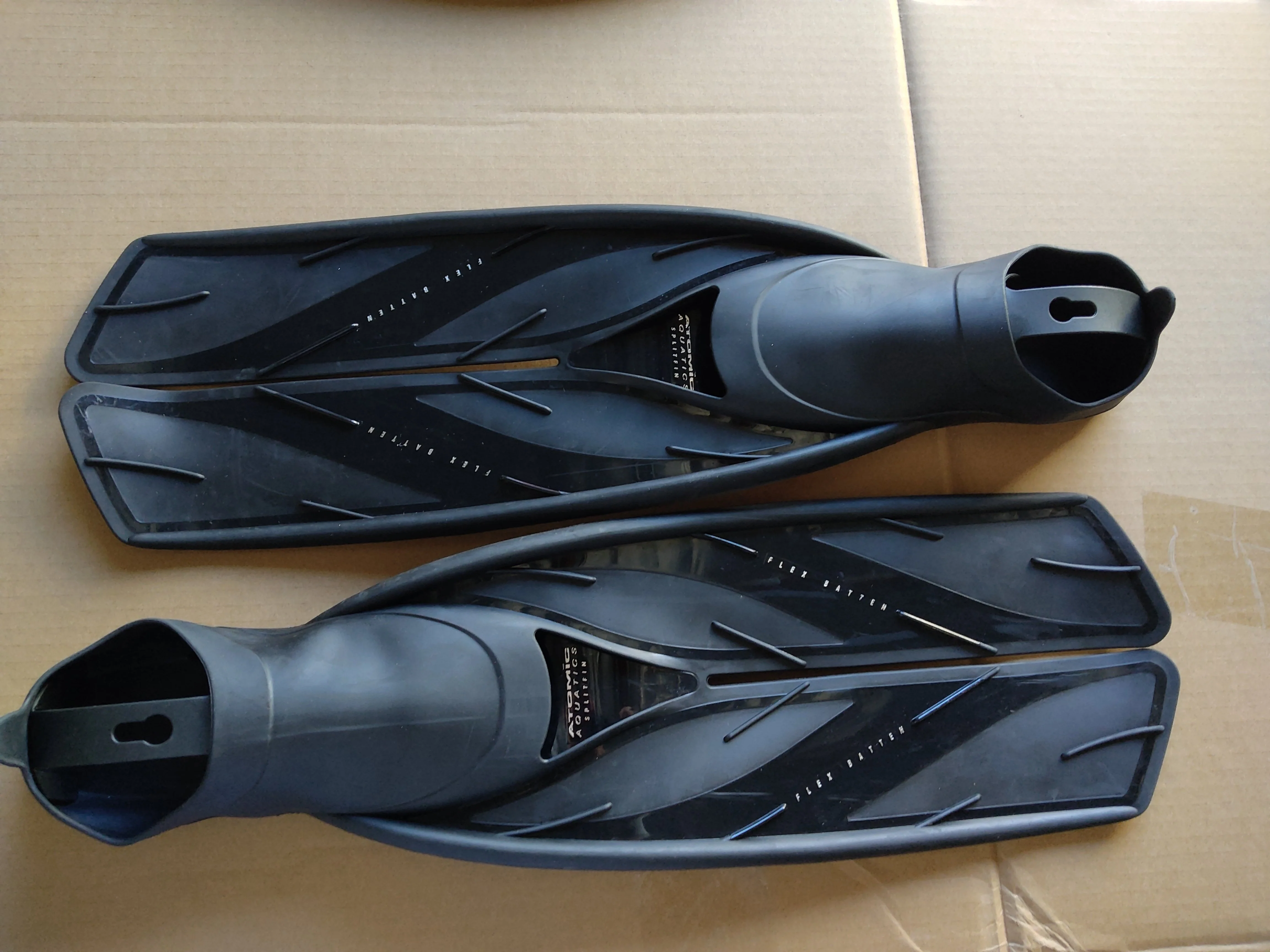 Used Atomic Aquatics Full Foot Fin - Image 3