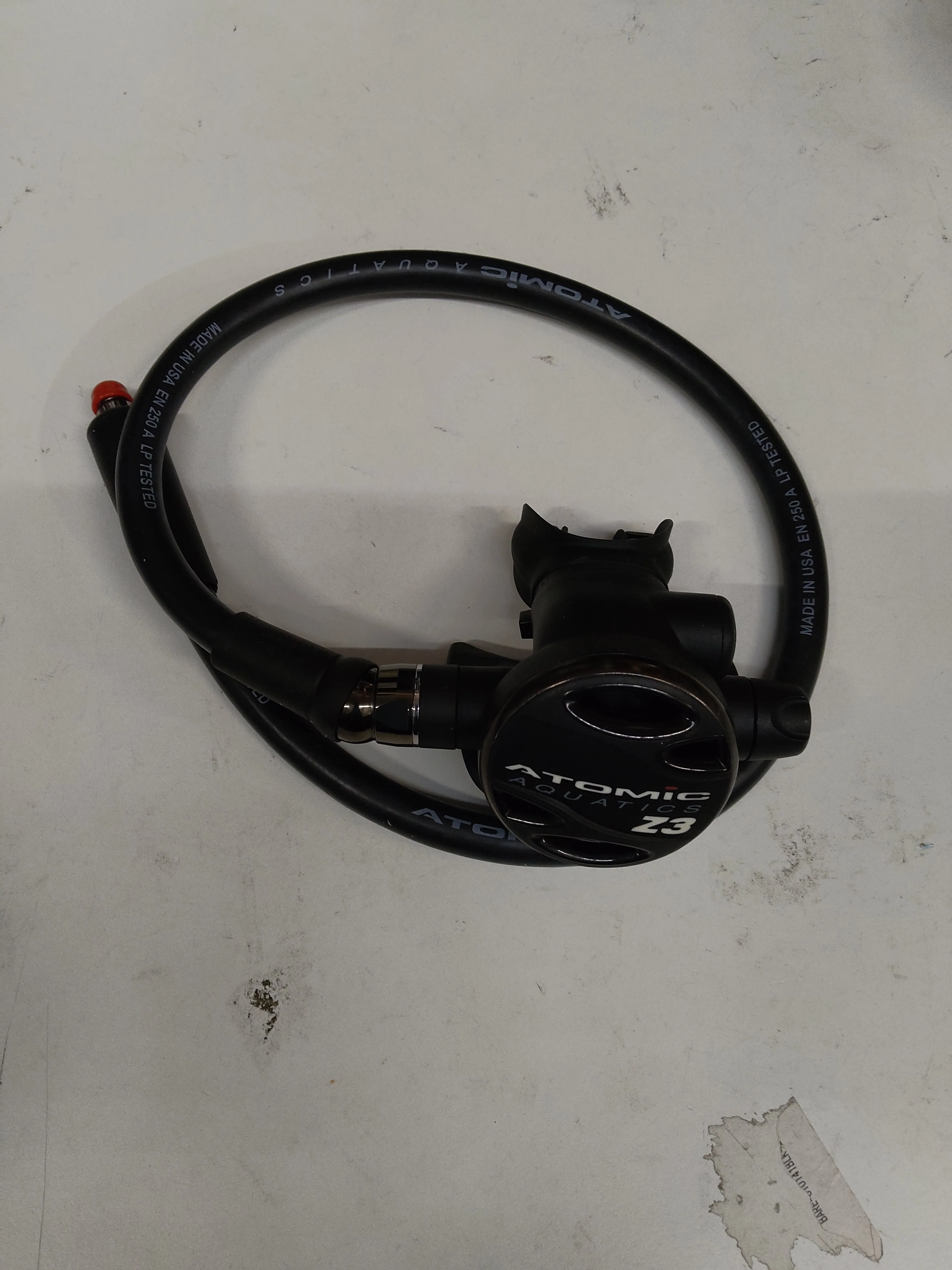 Open Box Atomic Aquatics Z3 Second Stage only, 32" hose, Black