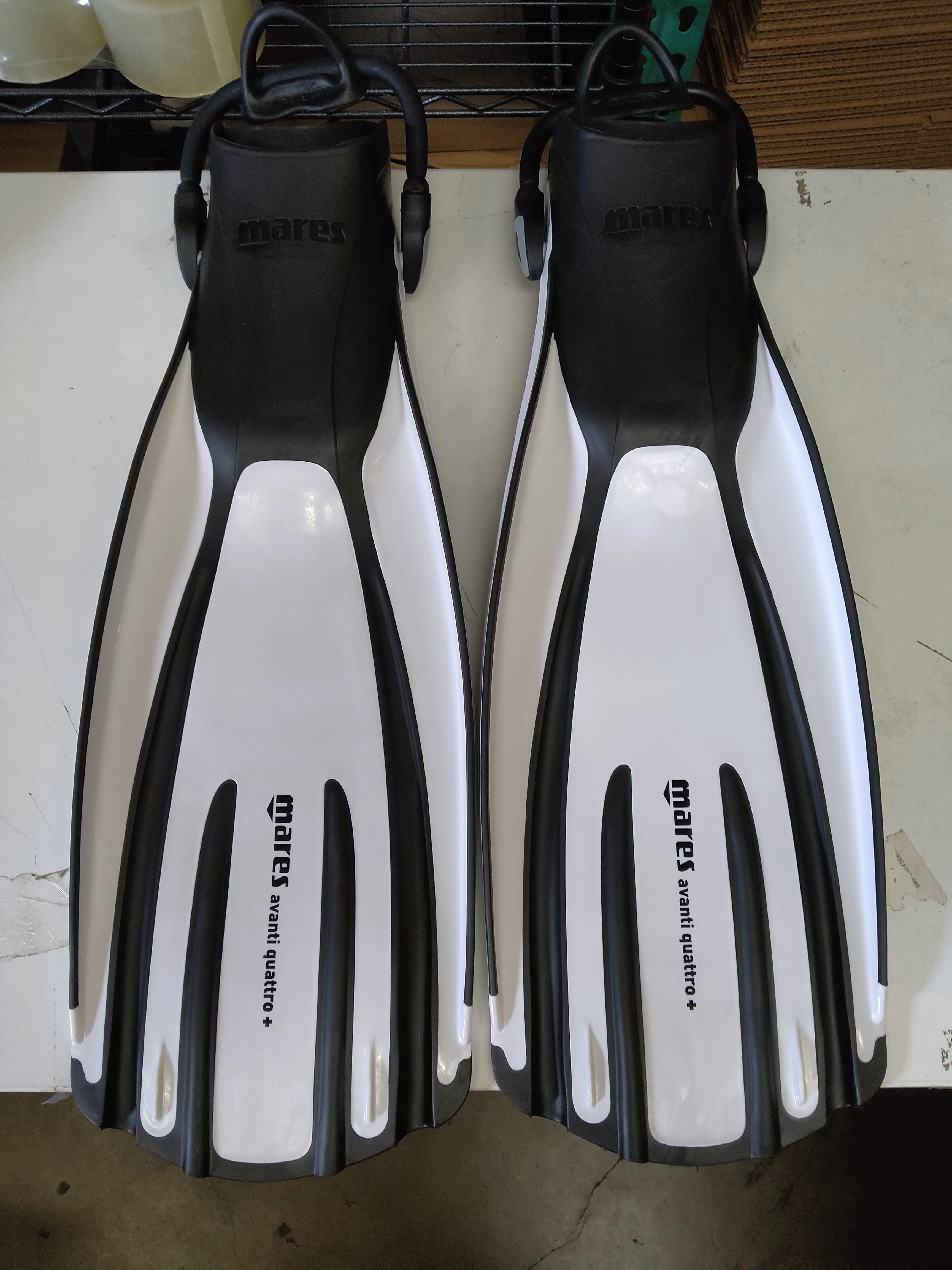 Used Mares Avanti Quattro Plus Open Heel Bungee Strap Dive Fin - Image 10