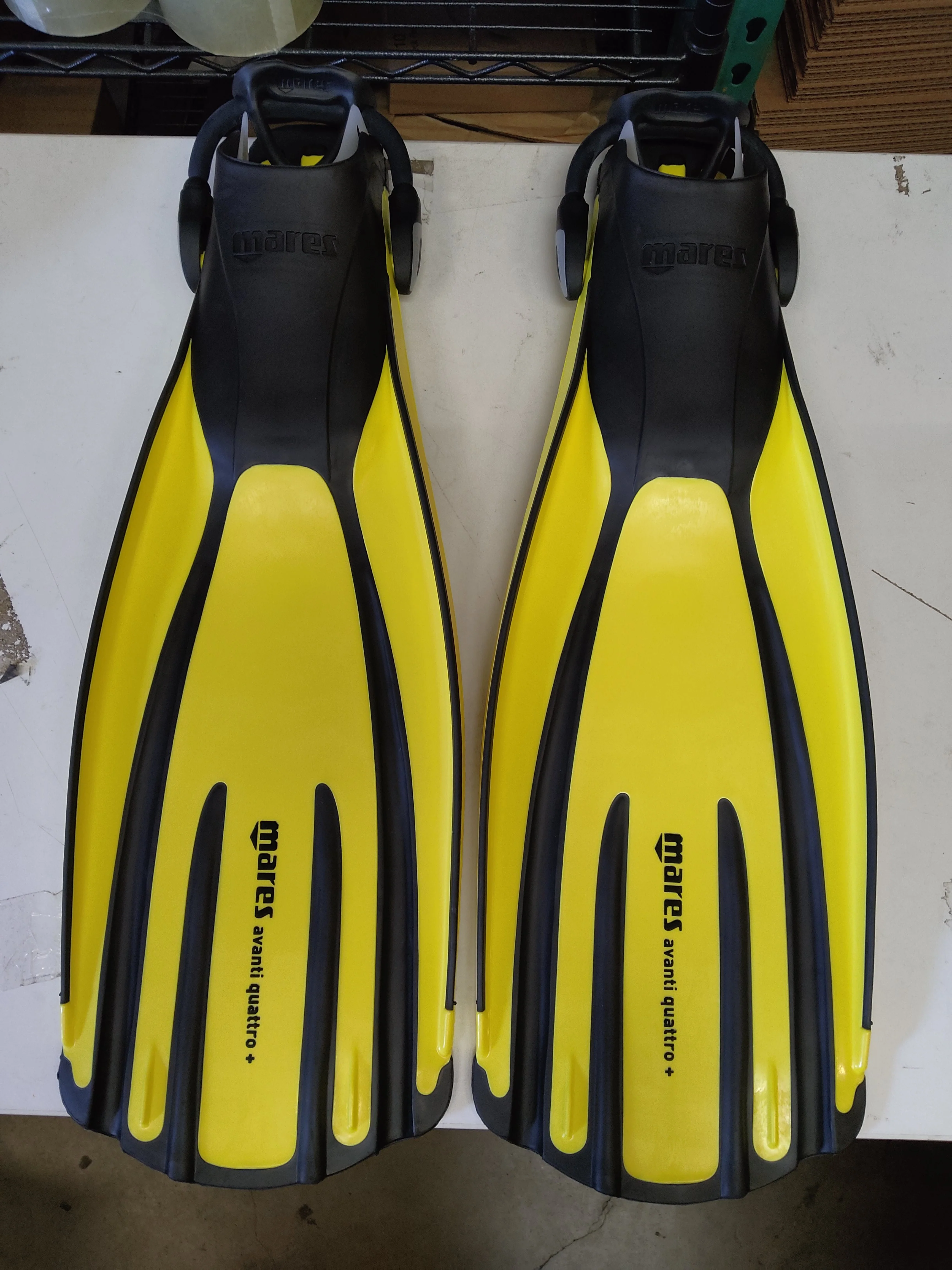Used Mares Avanti Quattro Plus Open Heel Bungee Strap Dive Fin - Image 11