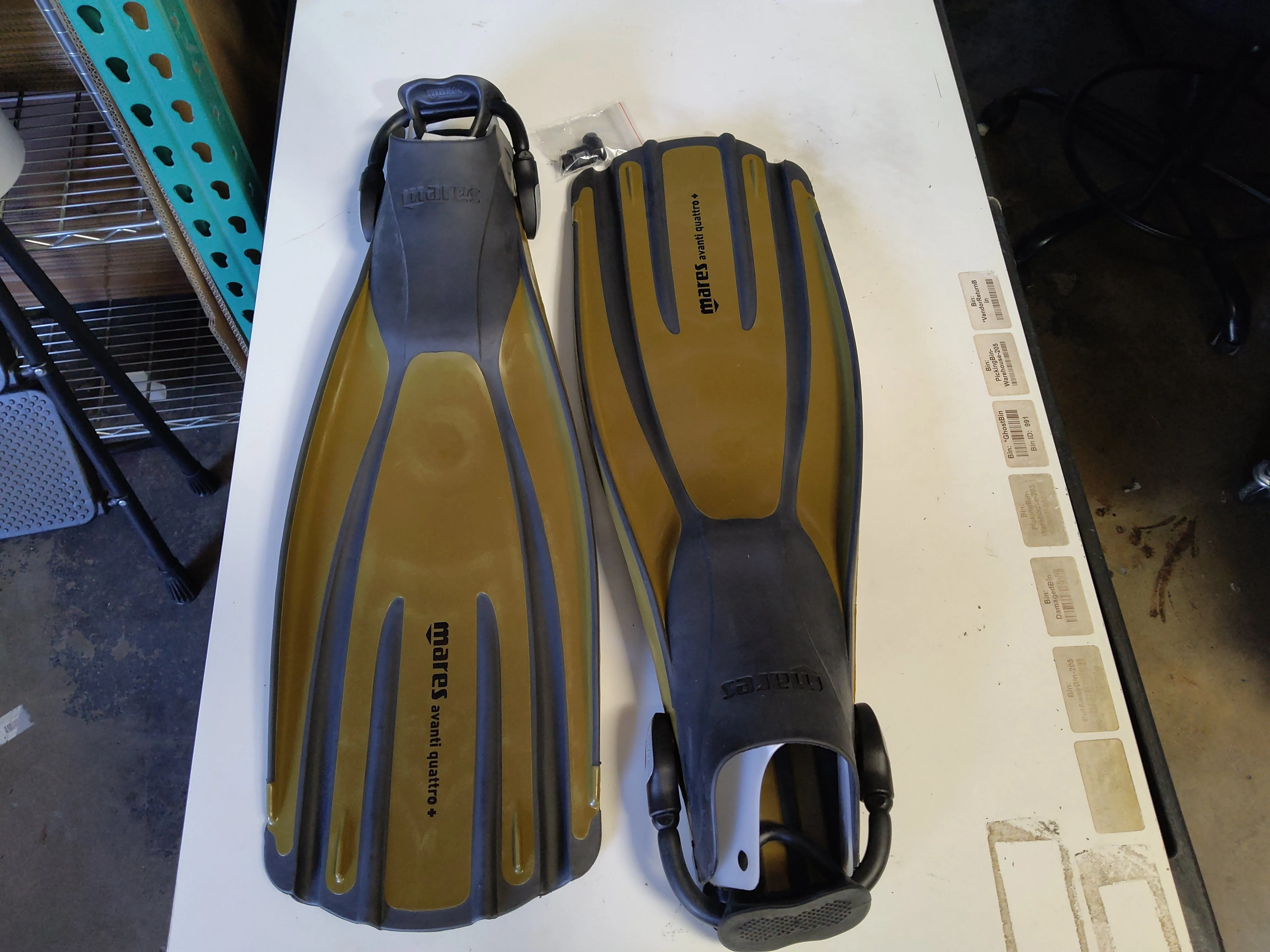 Used Mares Avanti Quattro Plus Open Heel Bungee Strap Dive Fin - Image 13