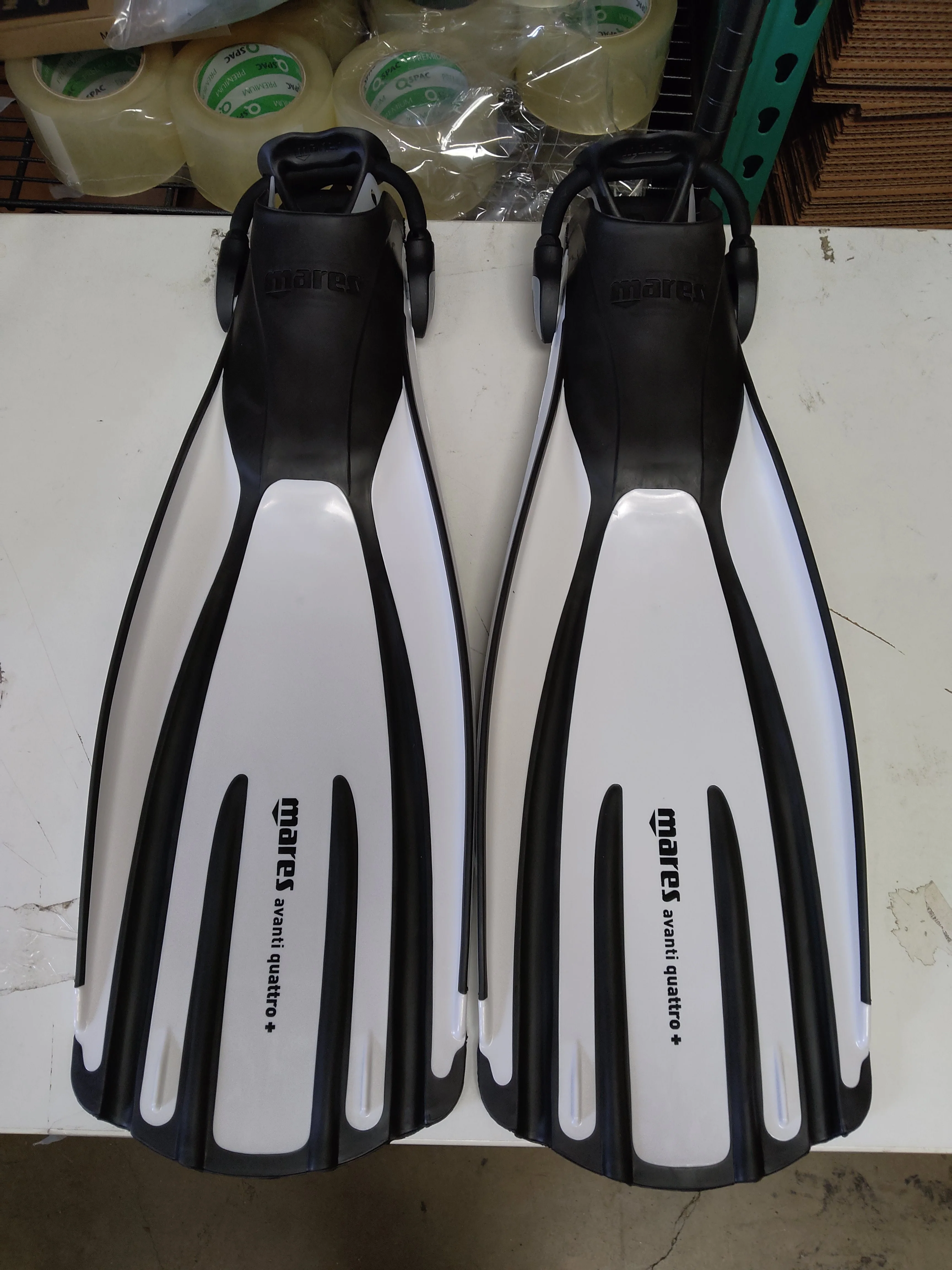Used Mares Avanti Quattro Plus Open Heel Bungee Strap Dive Fin - Image 3