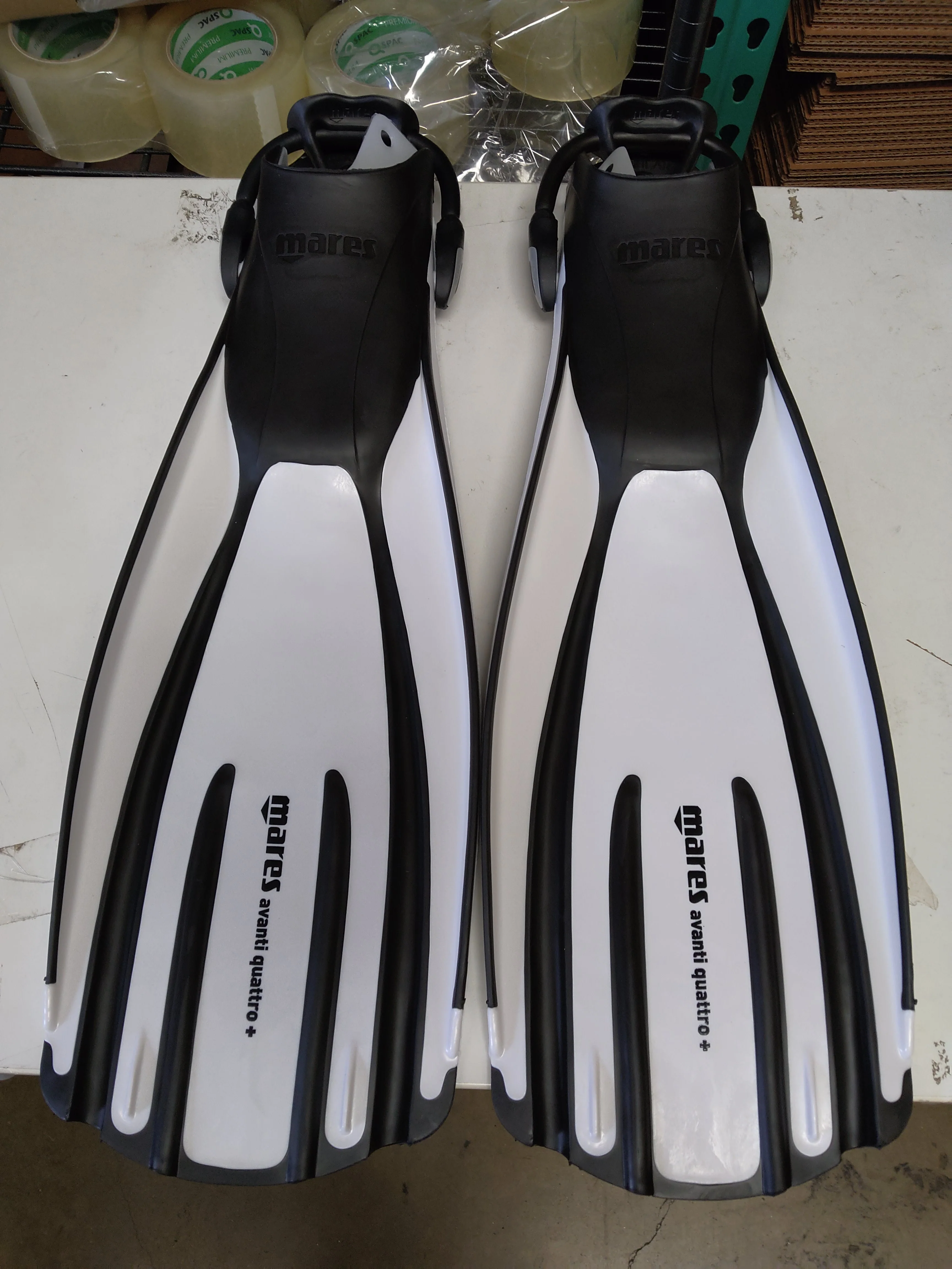 Used Mares Avanti Quattro Plus Open Heel Bungee Strap Dive Fin - Image 4