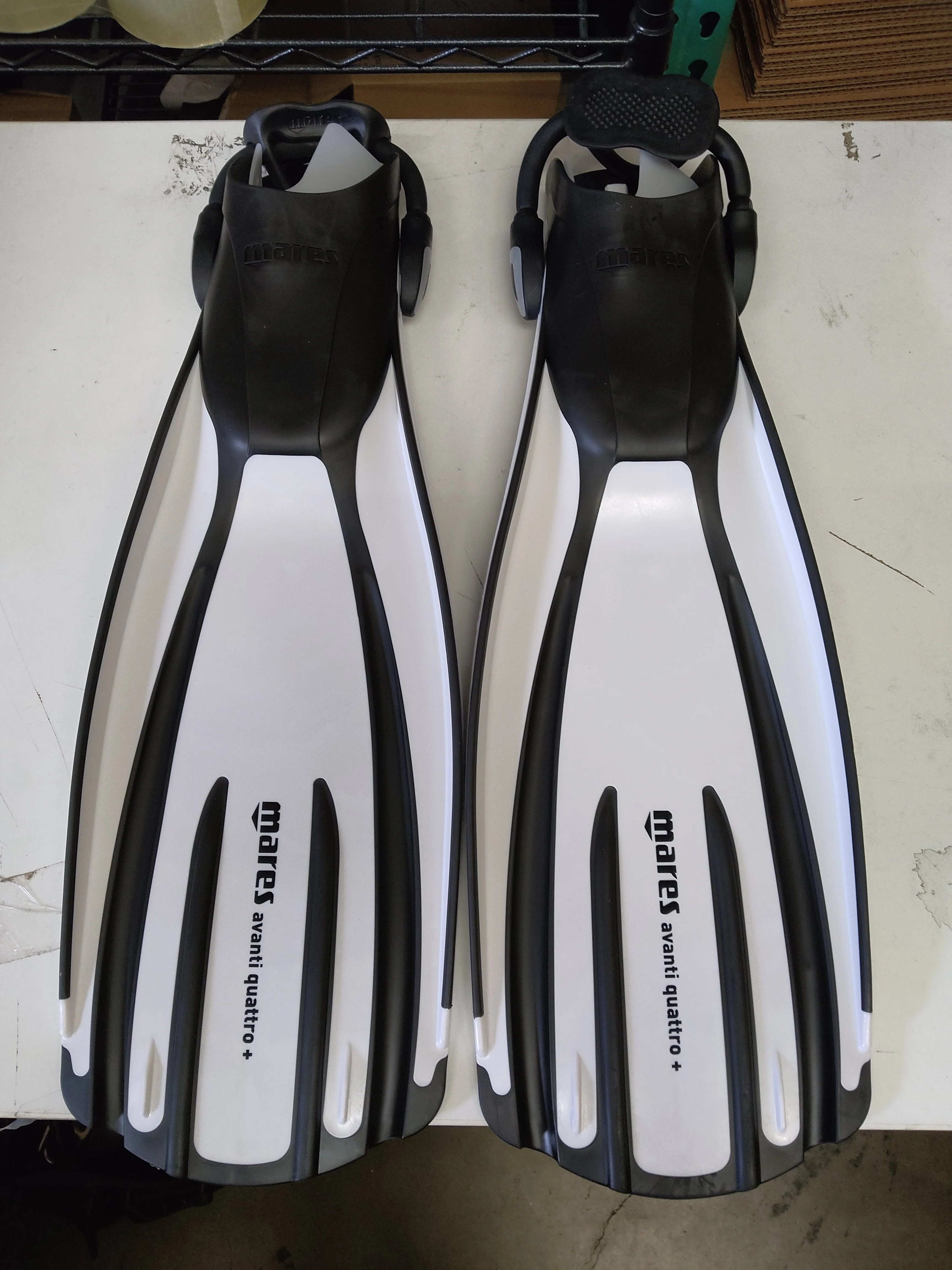 Used Mares Avanti Quattro Plus Open Heel Bungee Strap Dive Fin - Image 7