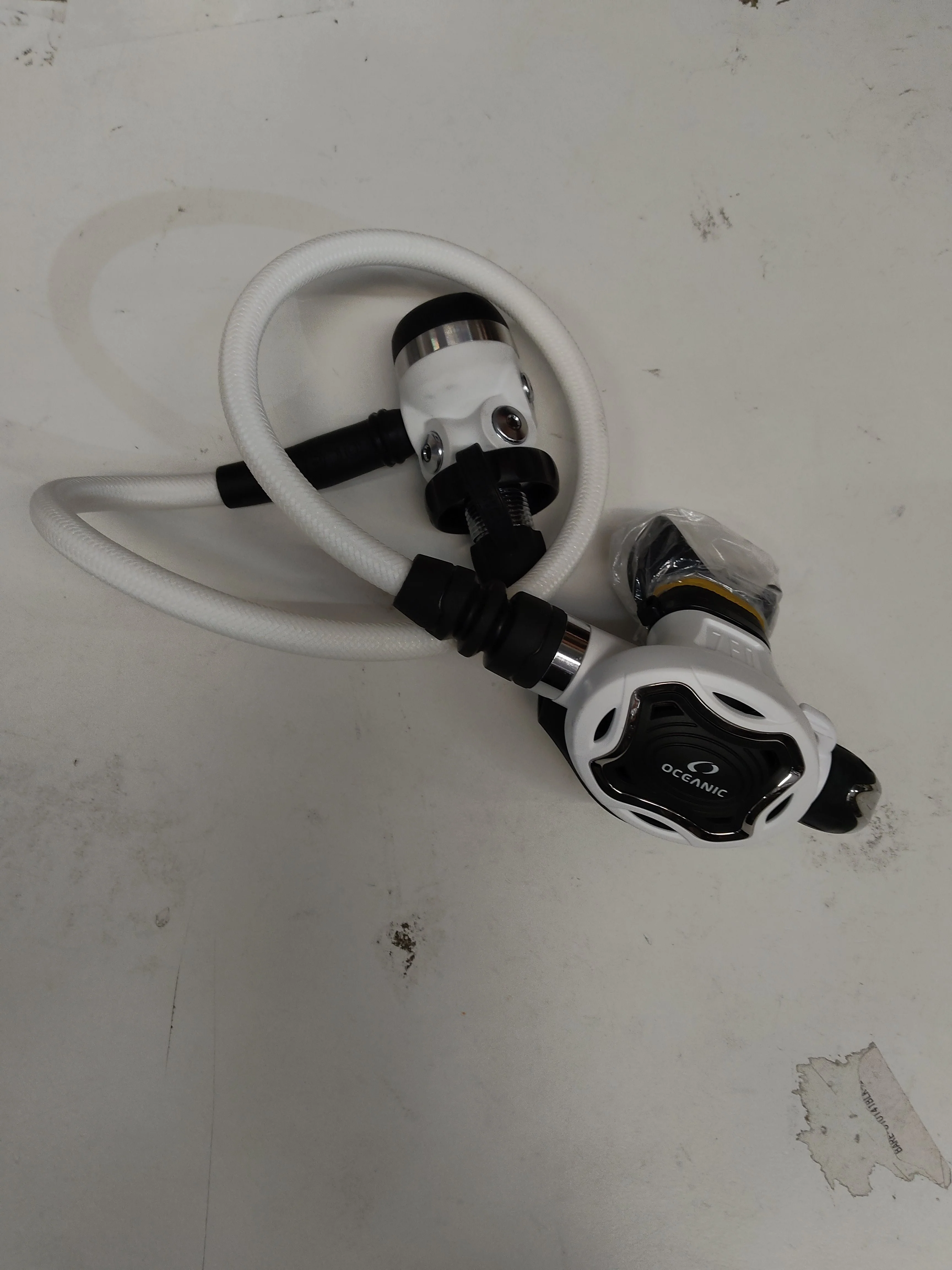 Open Box Oceanic ZEO FDX-I Regulator with Maxflex Swivel Hose Set