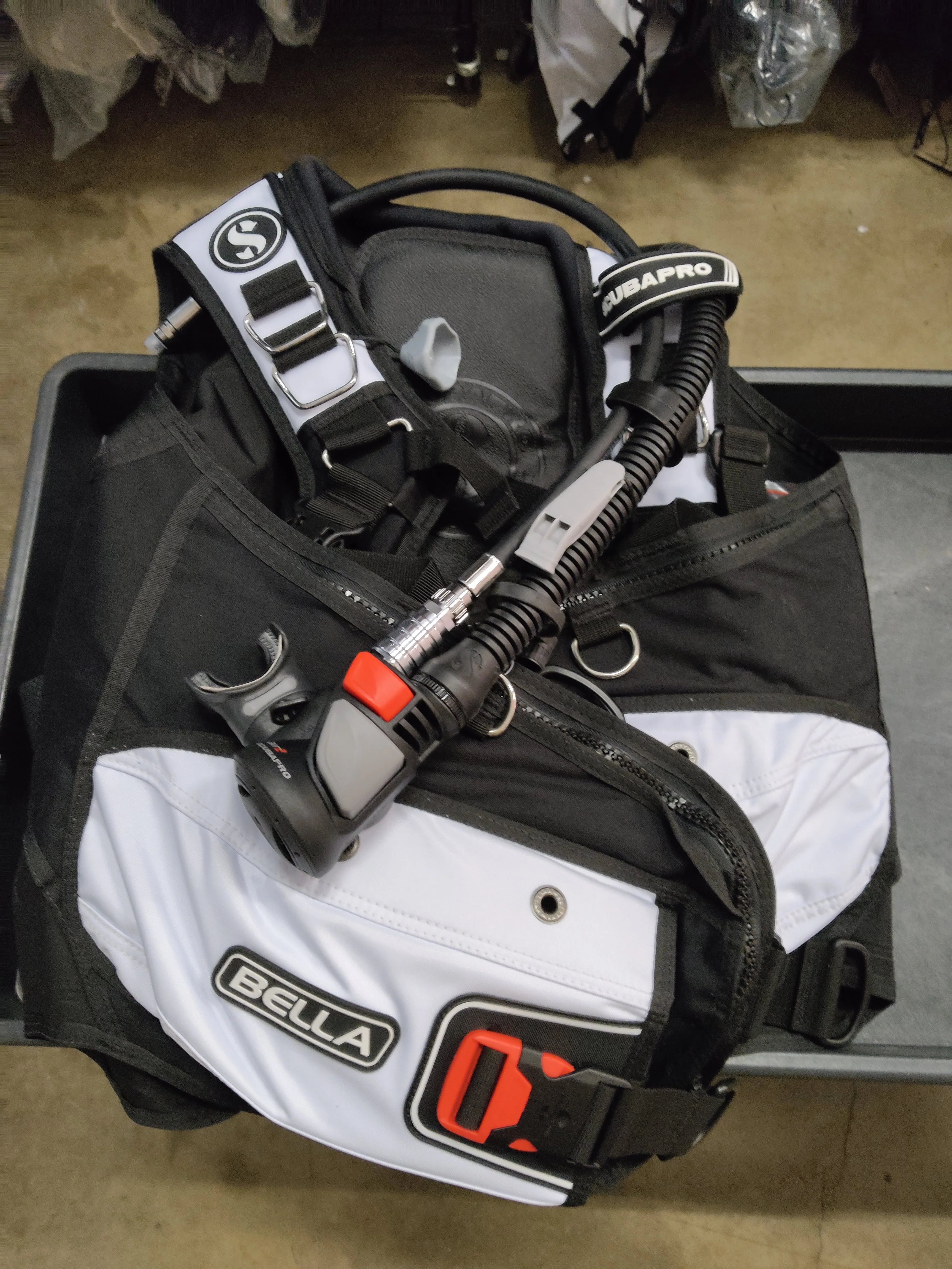 Used Scubapro Bella with Air2 - Image 4