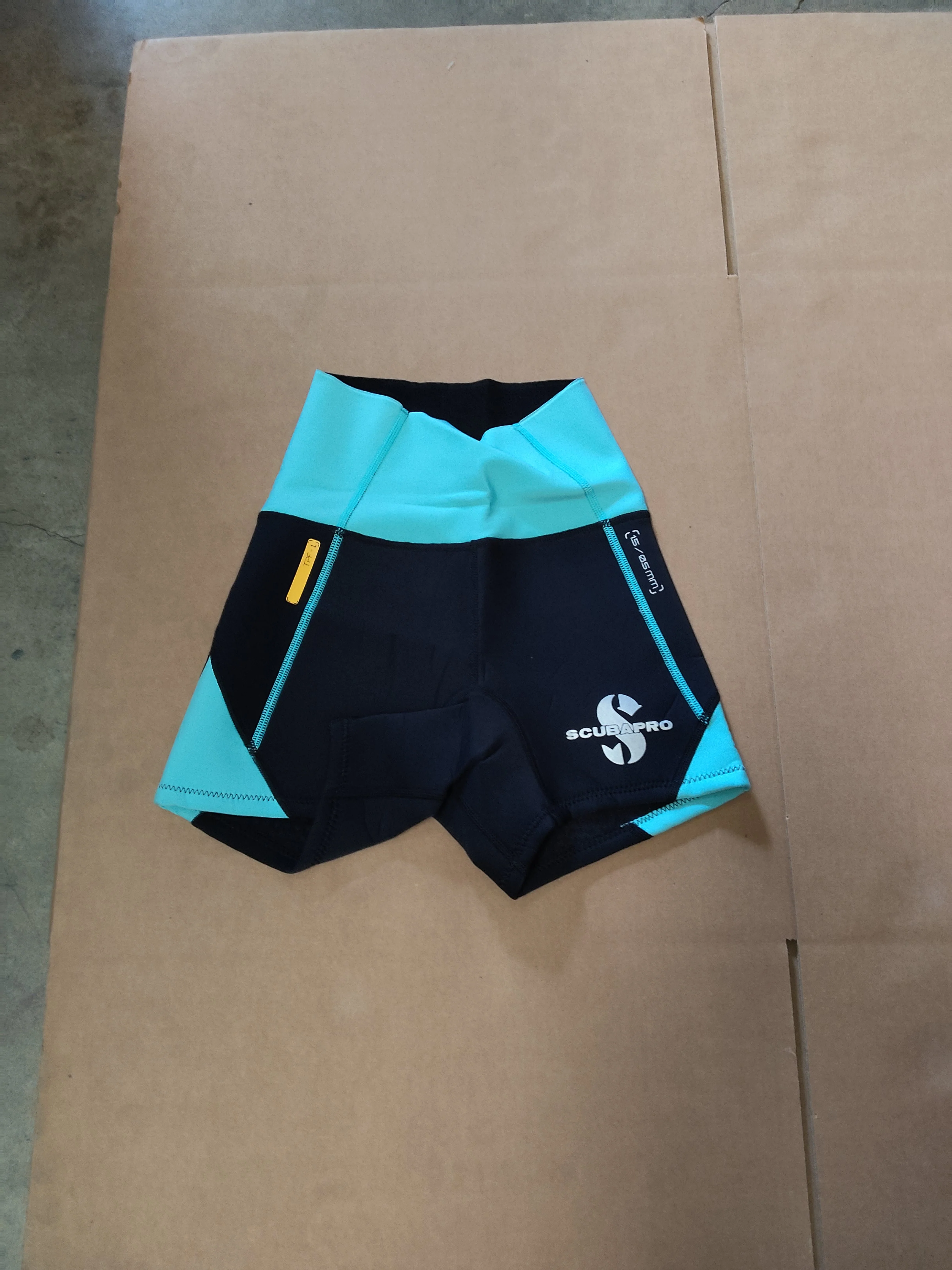 Used Scubapro Everflex 1.5 Short Women's - Image 3