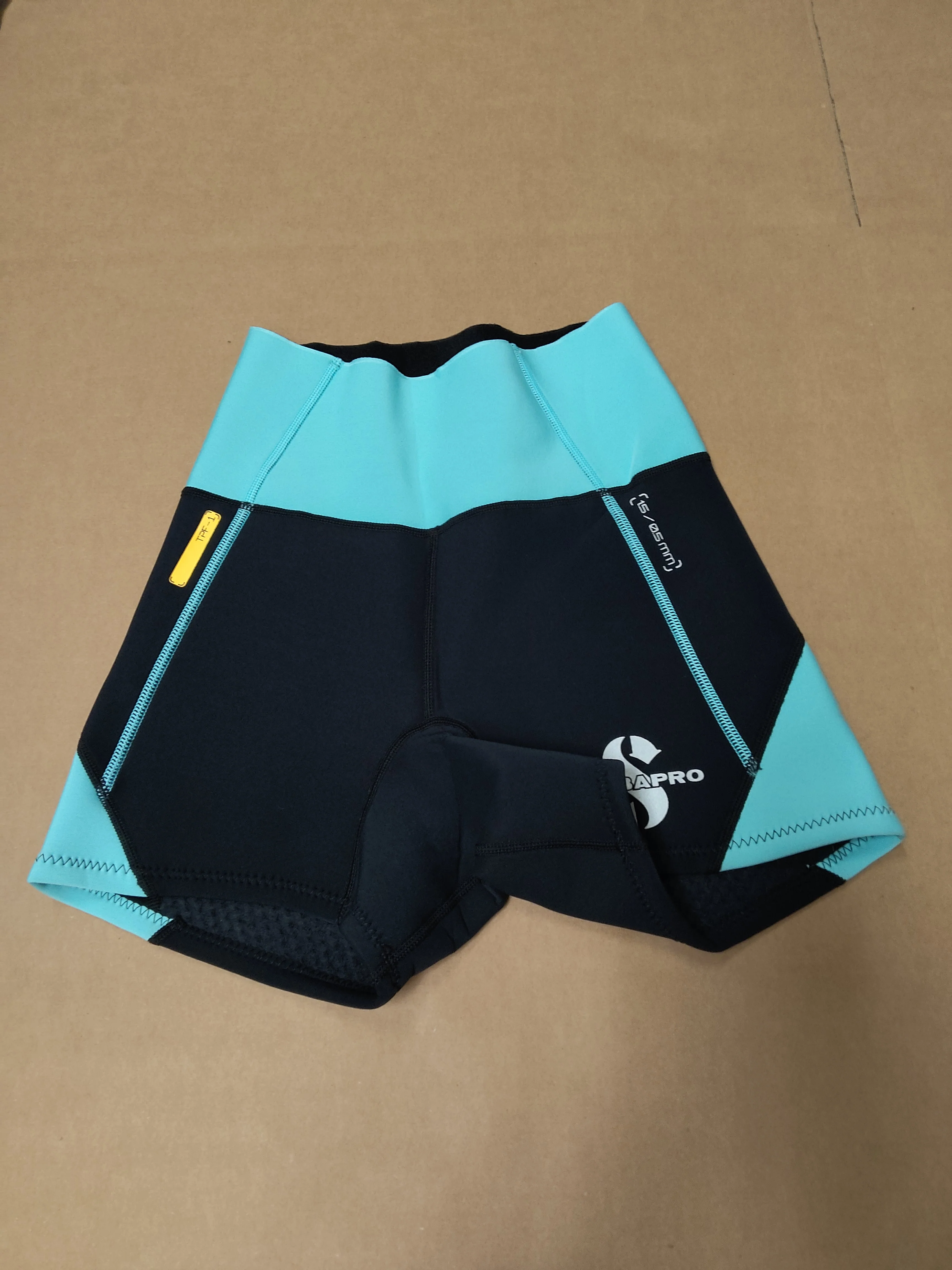 Used Scubapro Everflex 1.5 Short Women's - Image 4