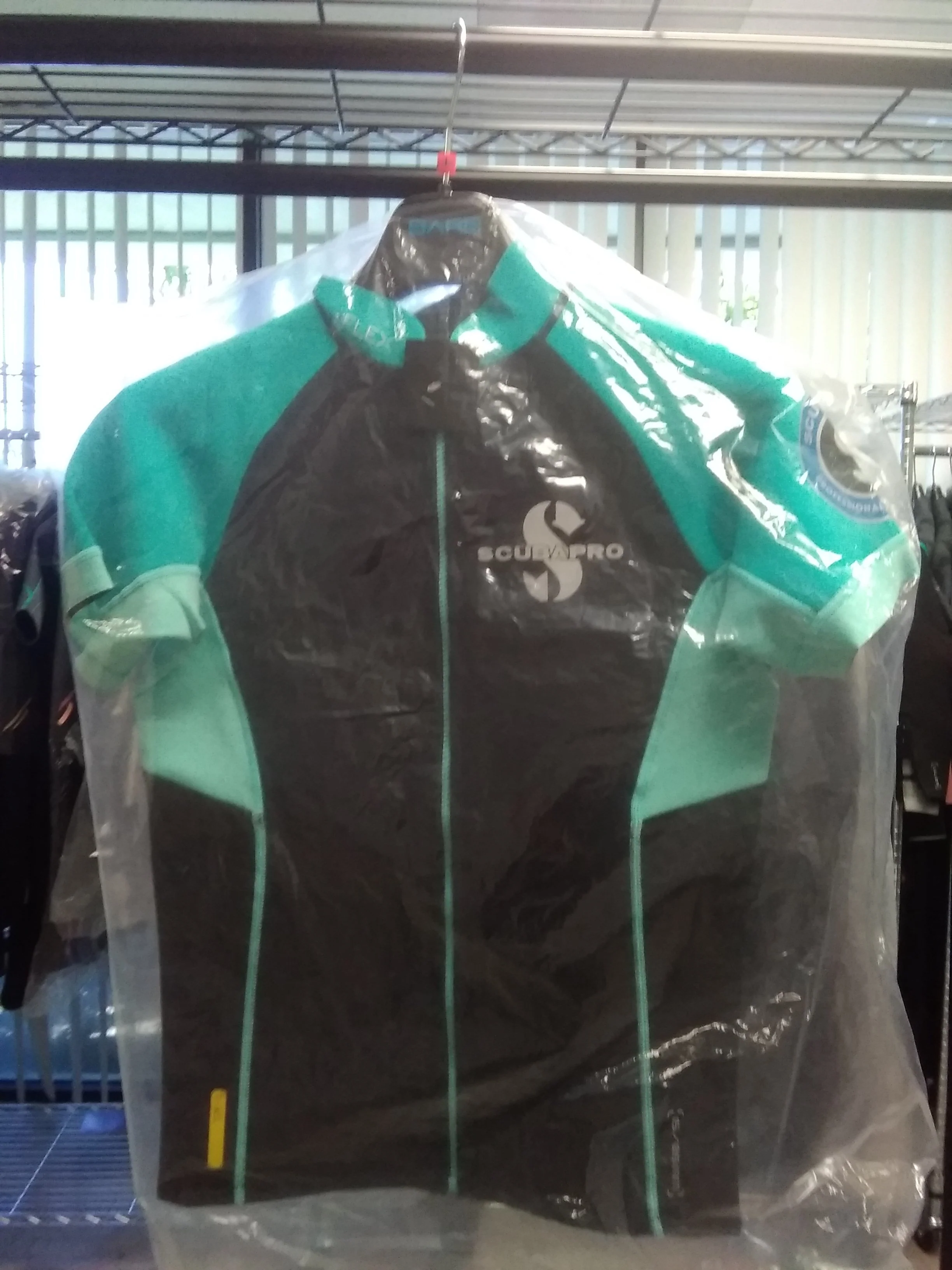 Used Scubapro Everflex 1.5 Women's Short Sleeve - Image 6