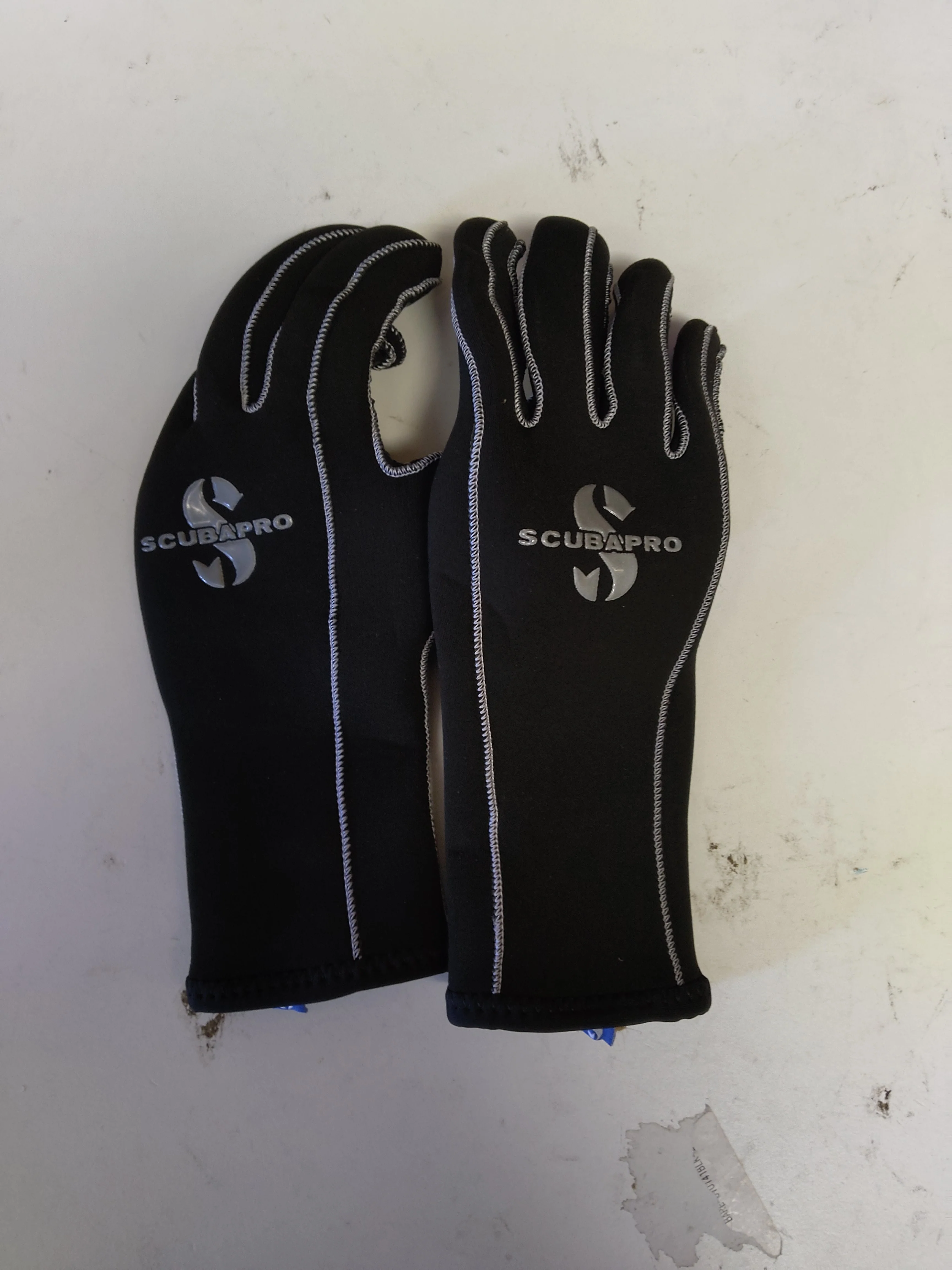 Used Scubapro Everflex 3 mm Glove - Image 2