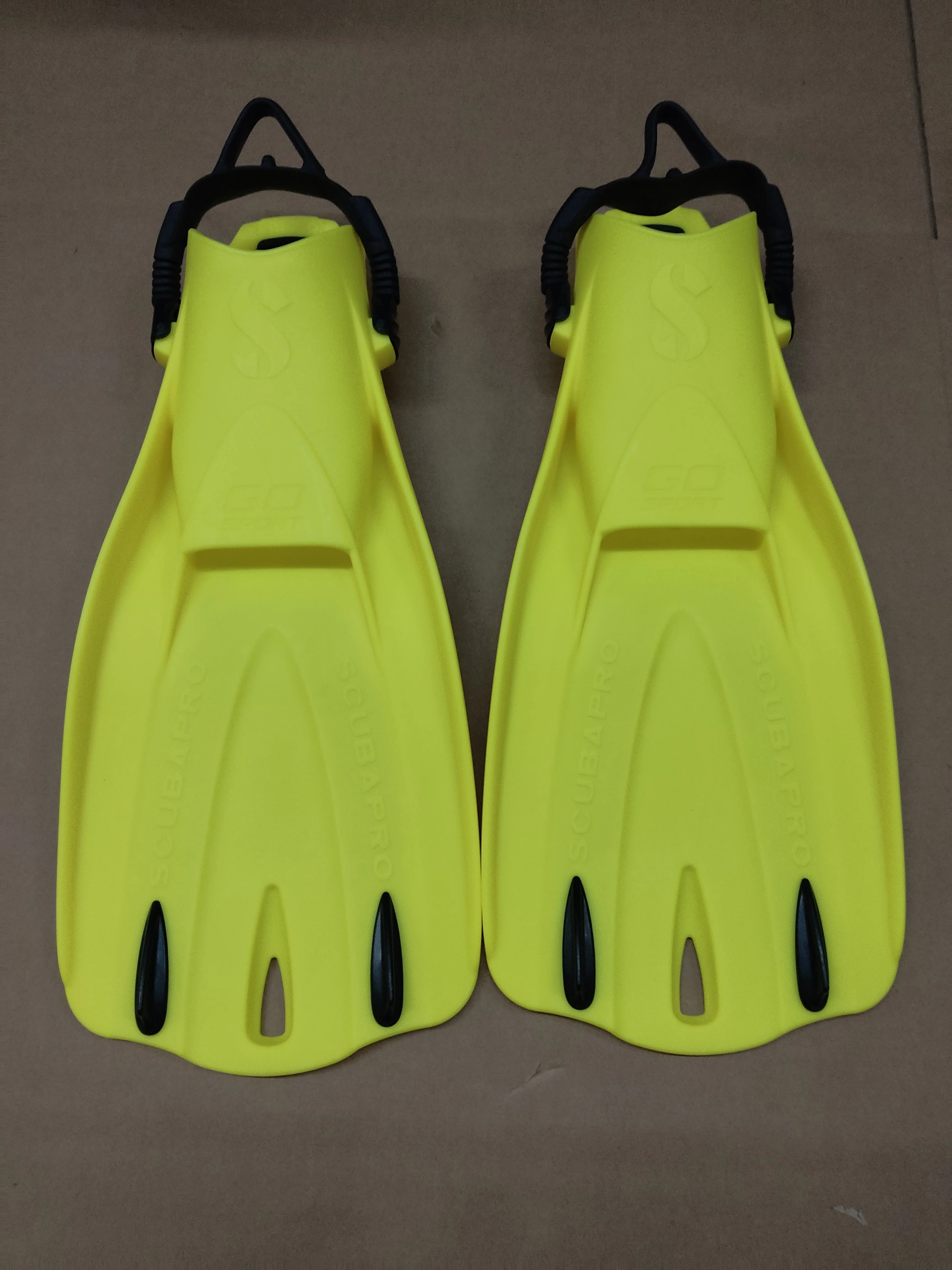 Used Scubapro GO Sport Fins - Image 17