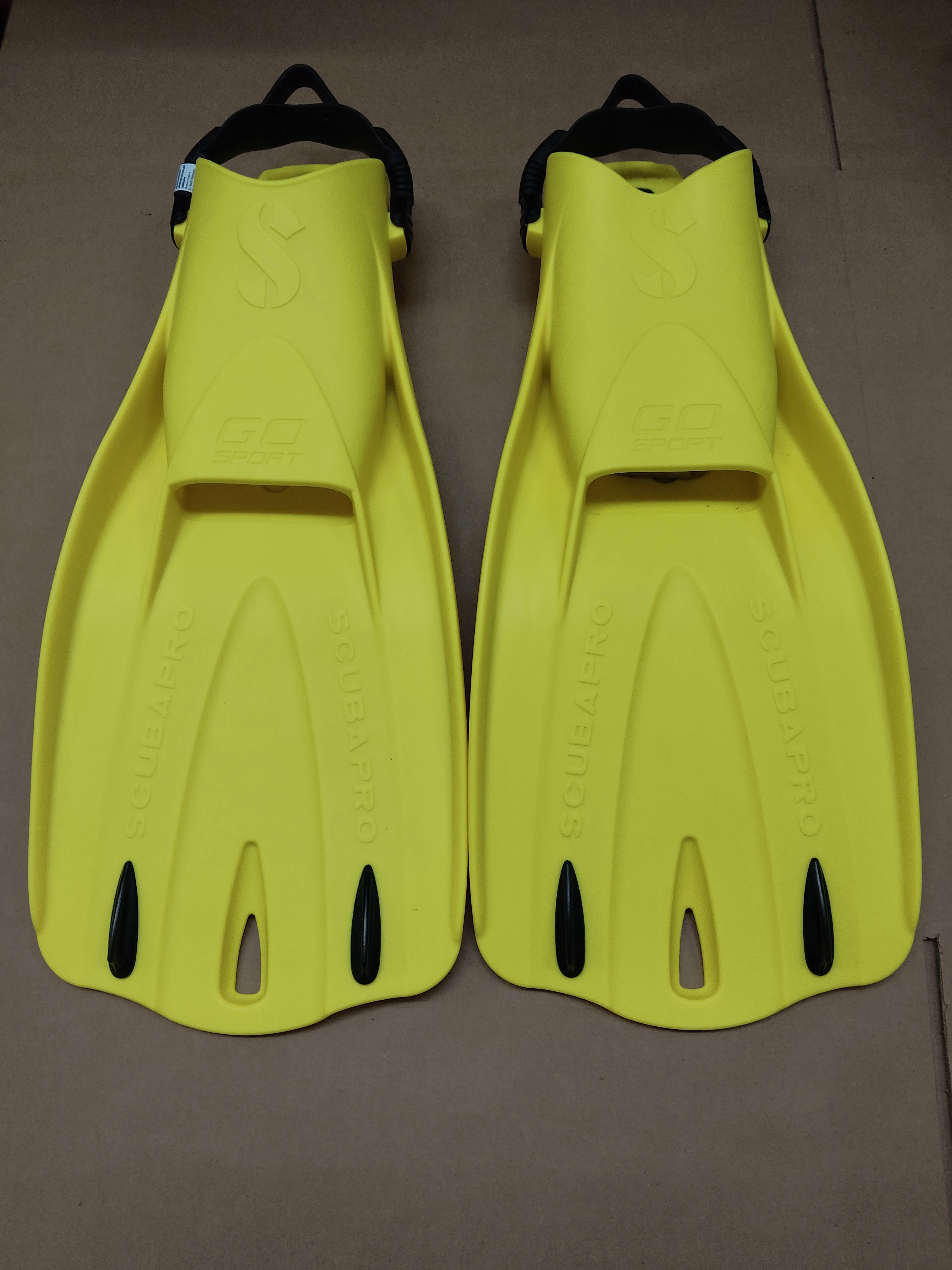 Used Scubapro GO Sport Fins - Image 26