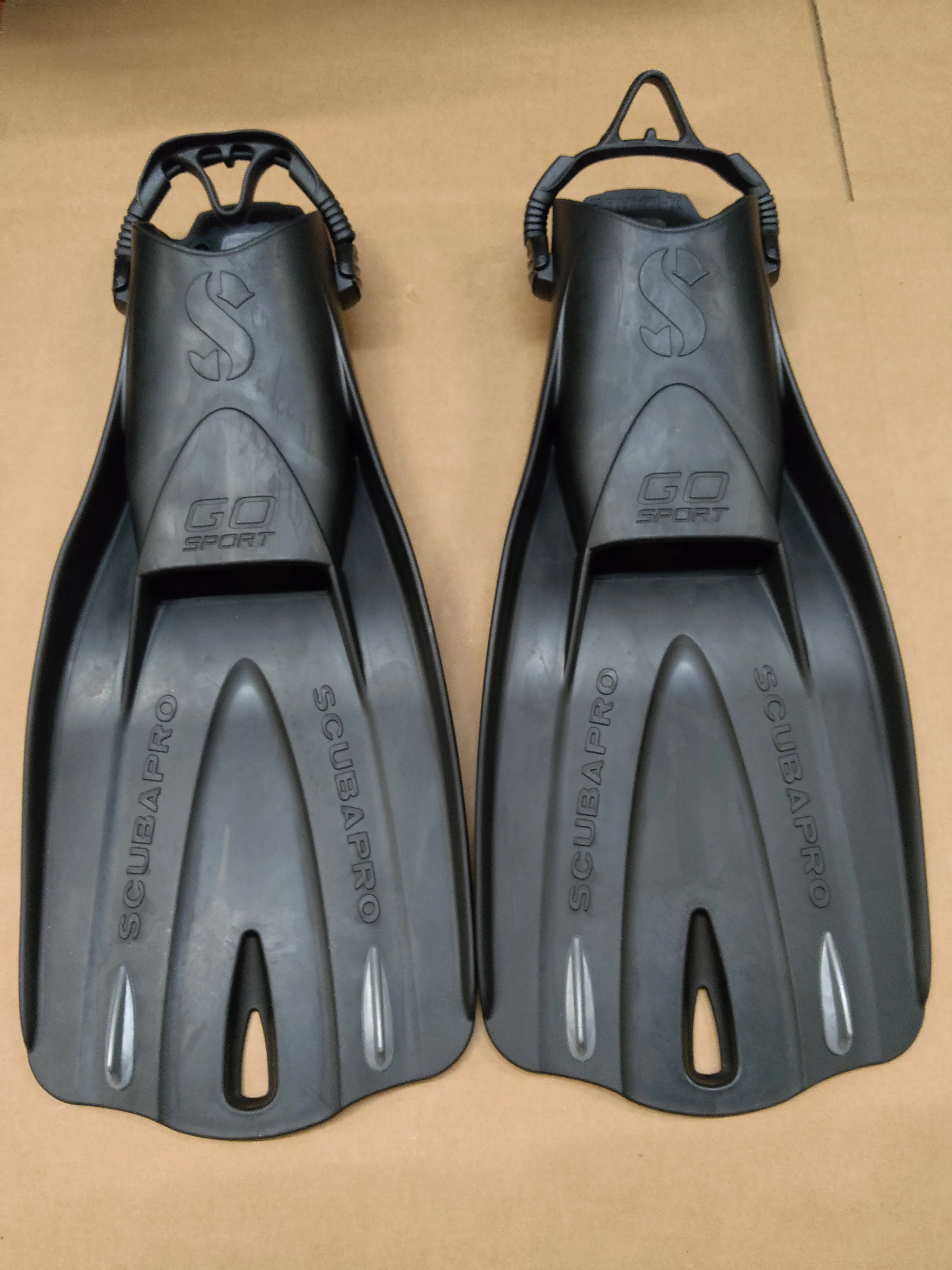 Used Scubapro GO Sport Fins - Image 27