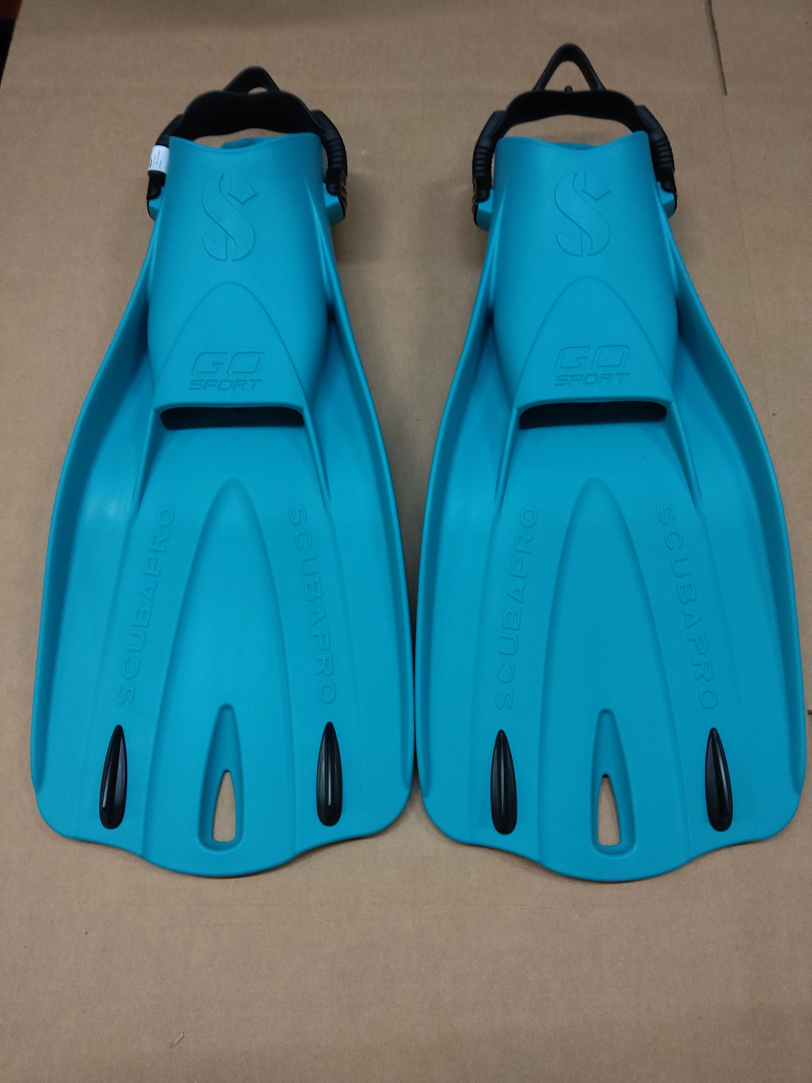 Used Scubapro GO Sport Fins - Image 33