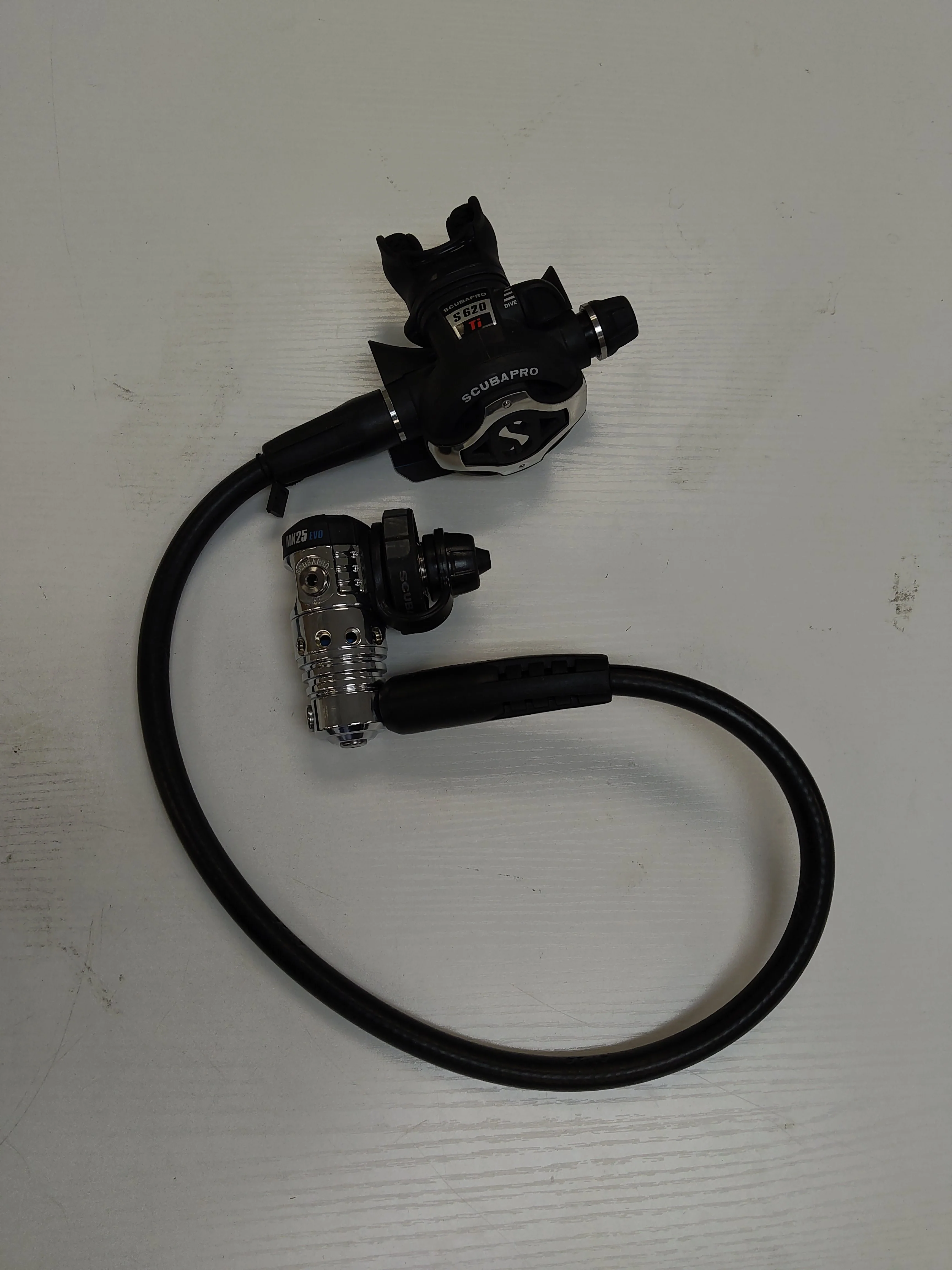 Used Scubapro MK 25 Evo / S620TI Dive Regulator System