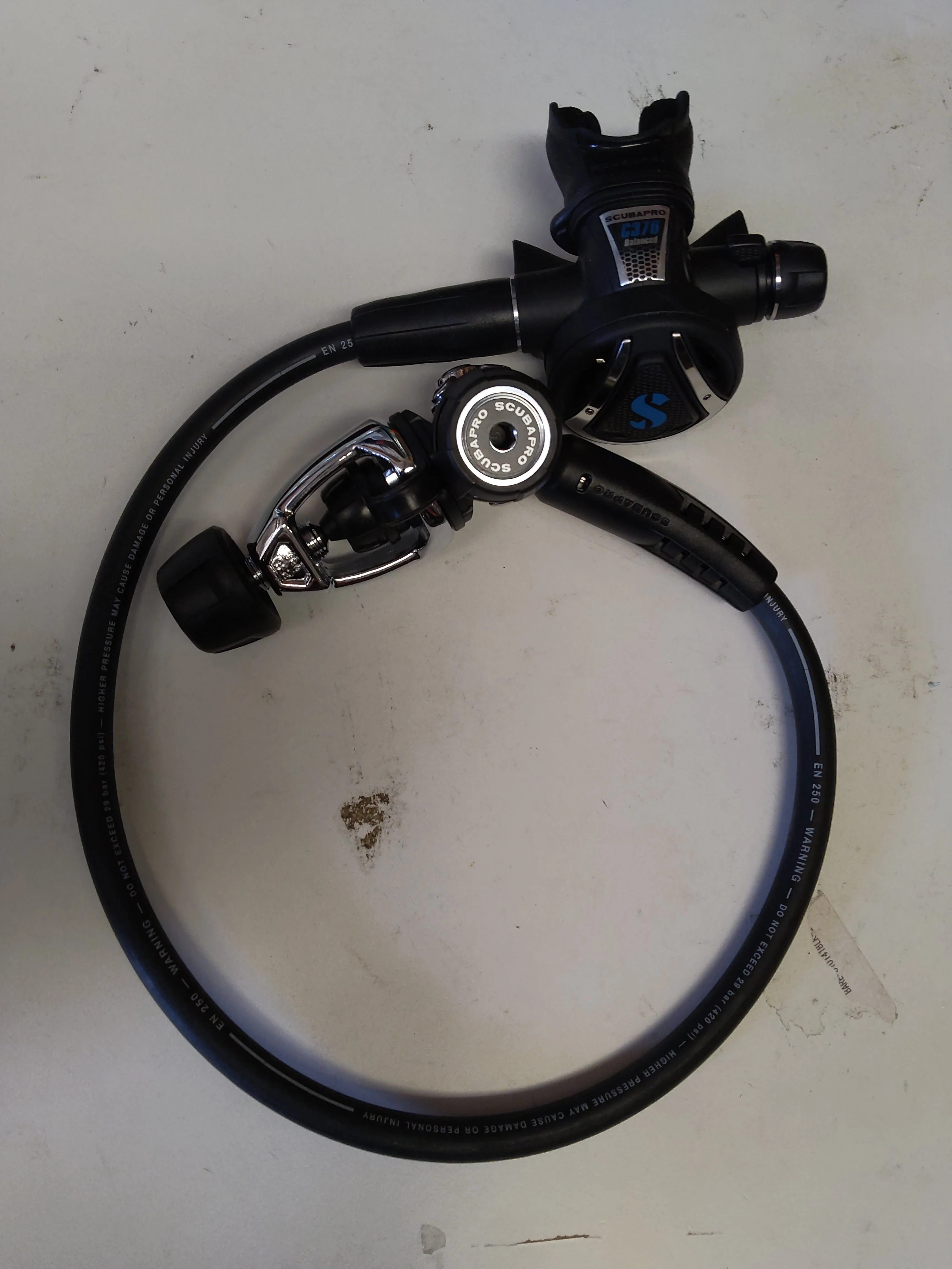 Used Scubapro MK11 Evo/C370 Regulator System 1st and 2nd Stage Set