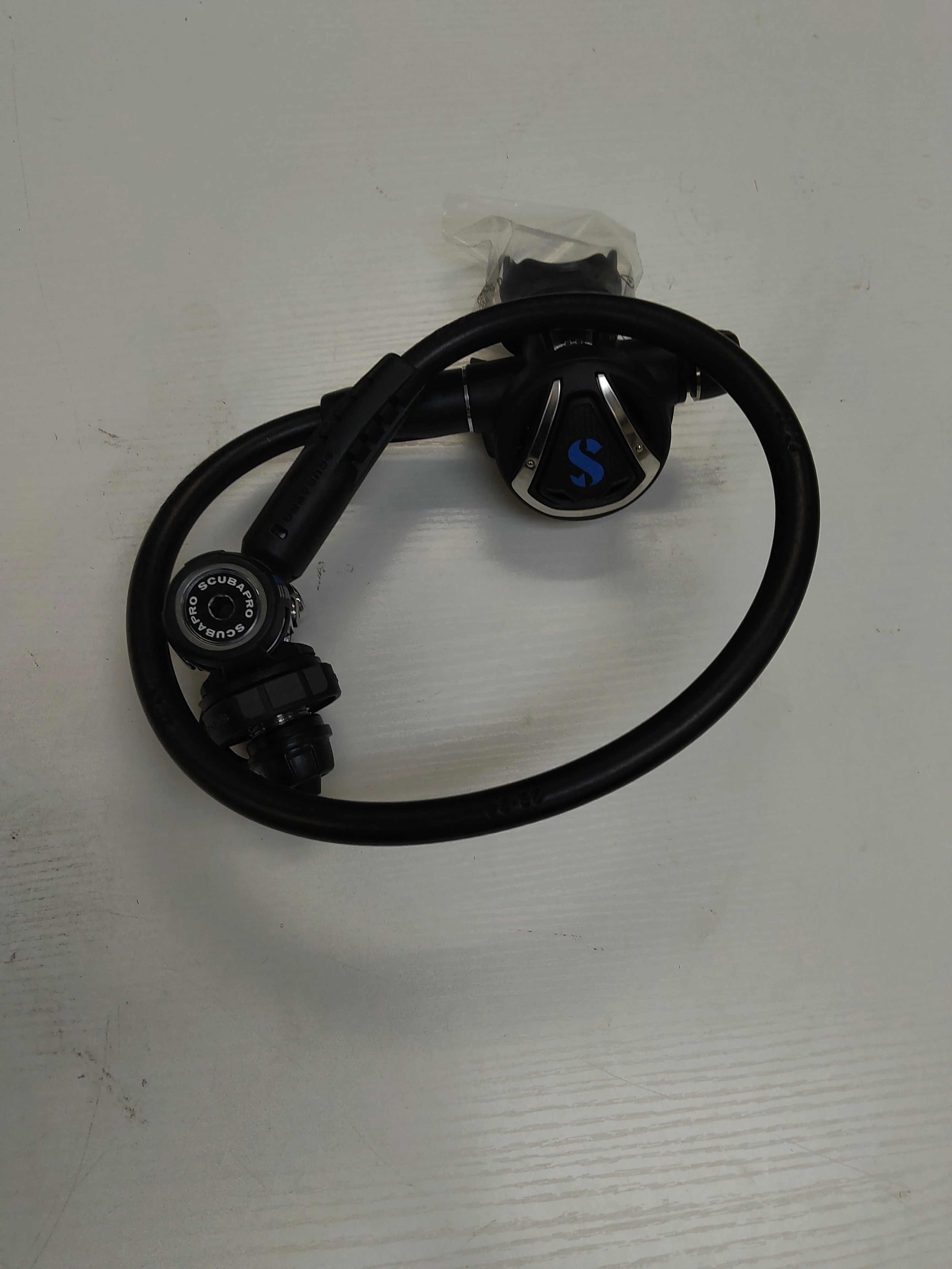 Used Scubapro MK11 Evo/C370 Regulator System 1st and 2nd Stage Set - Image 2
