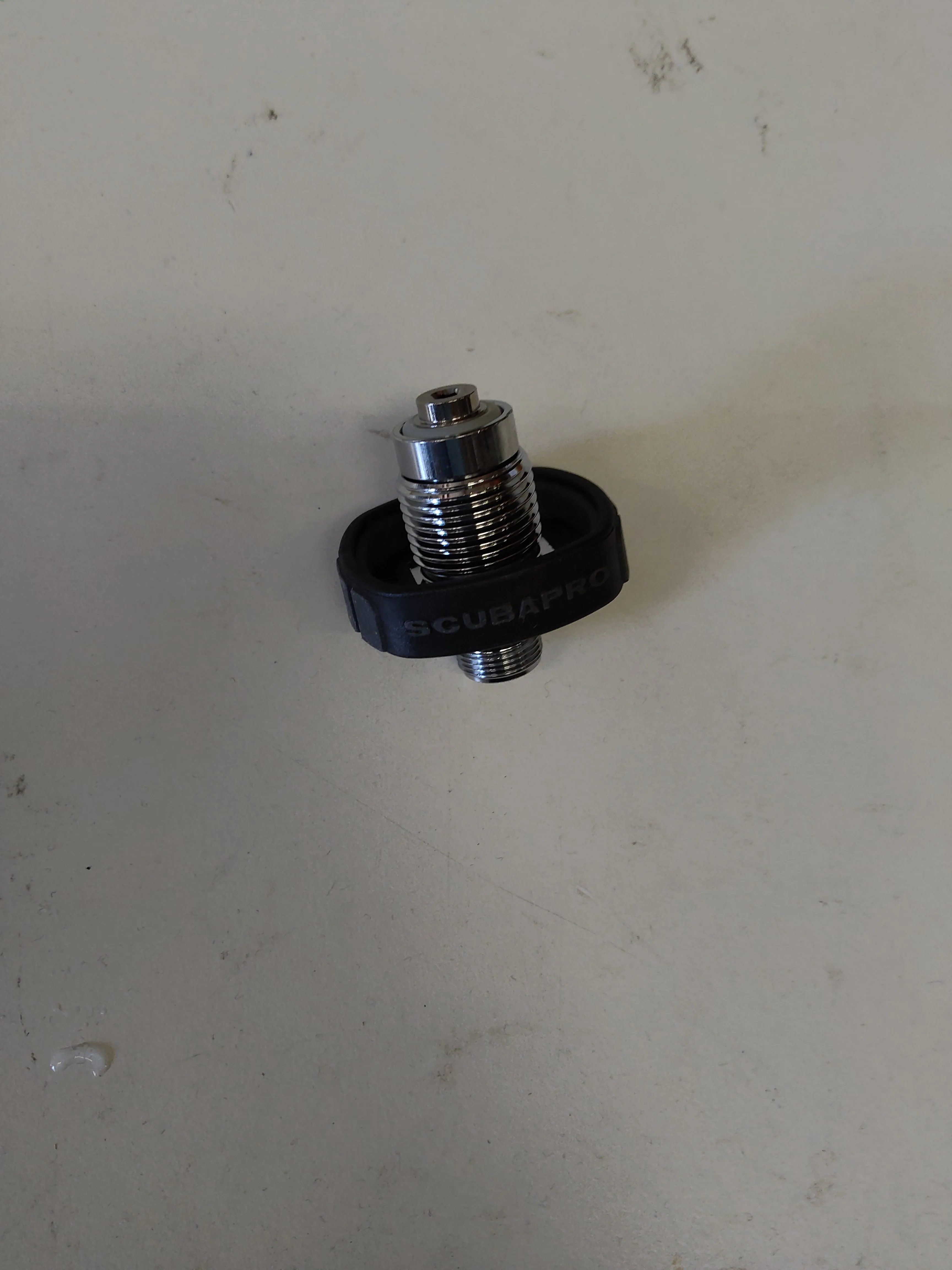 Used Scubapro MK25/MK21/MK17/MK11 Din Conversion Kit Universal (Brass) excludes MK5