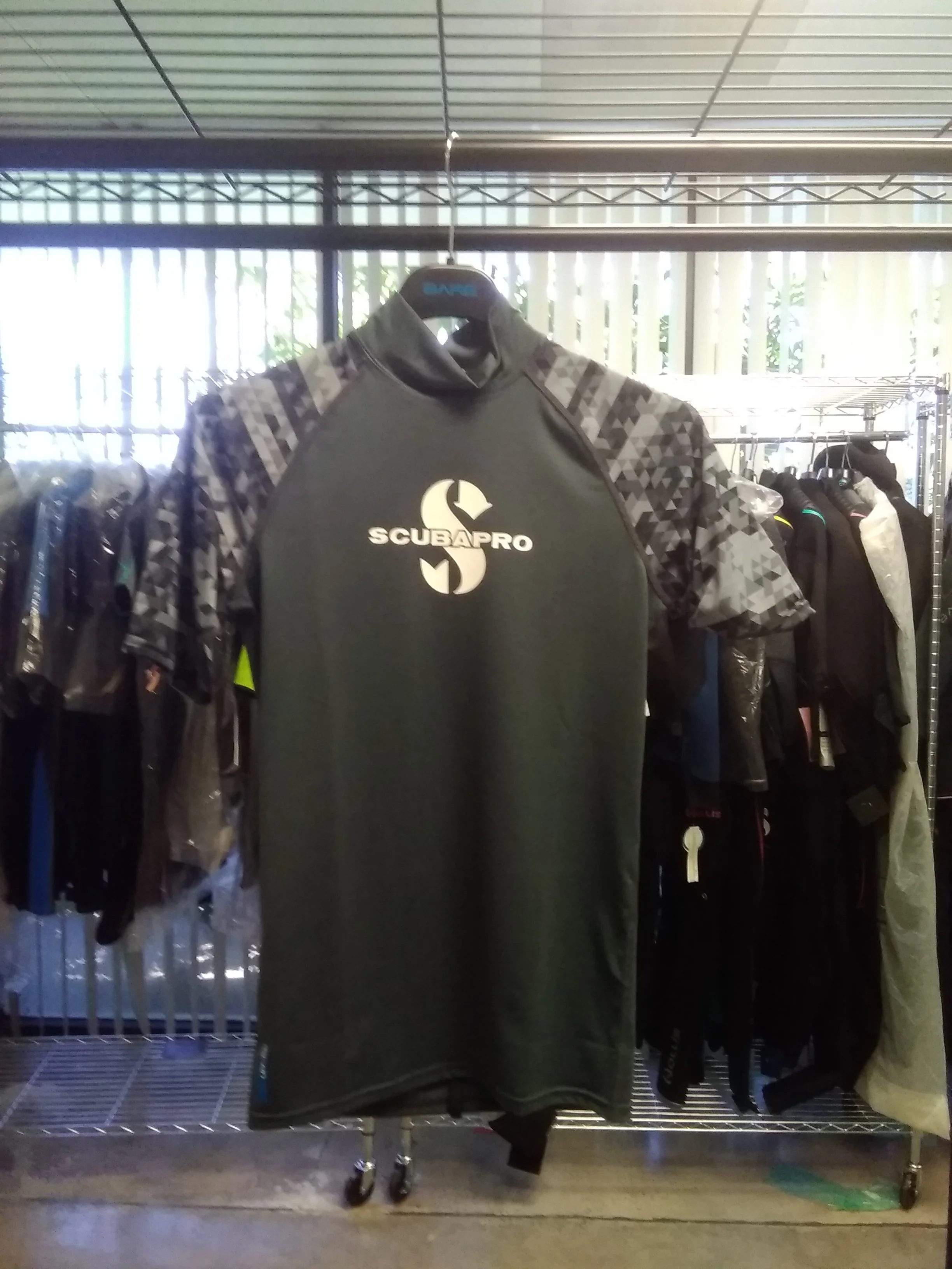 Used Scubapro Rash Guard Mens, Short Sleeve (UPF50) - Image 2