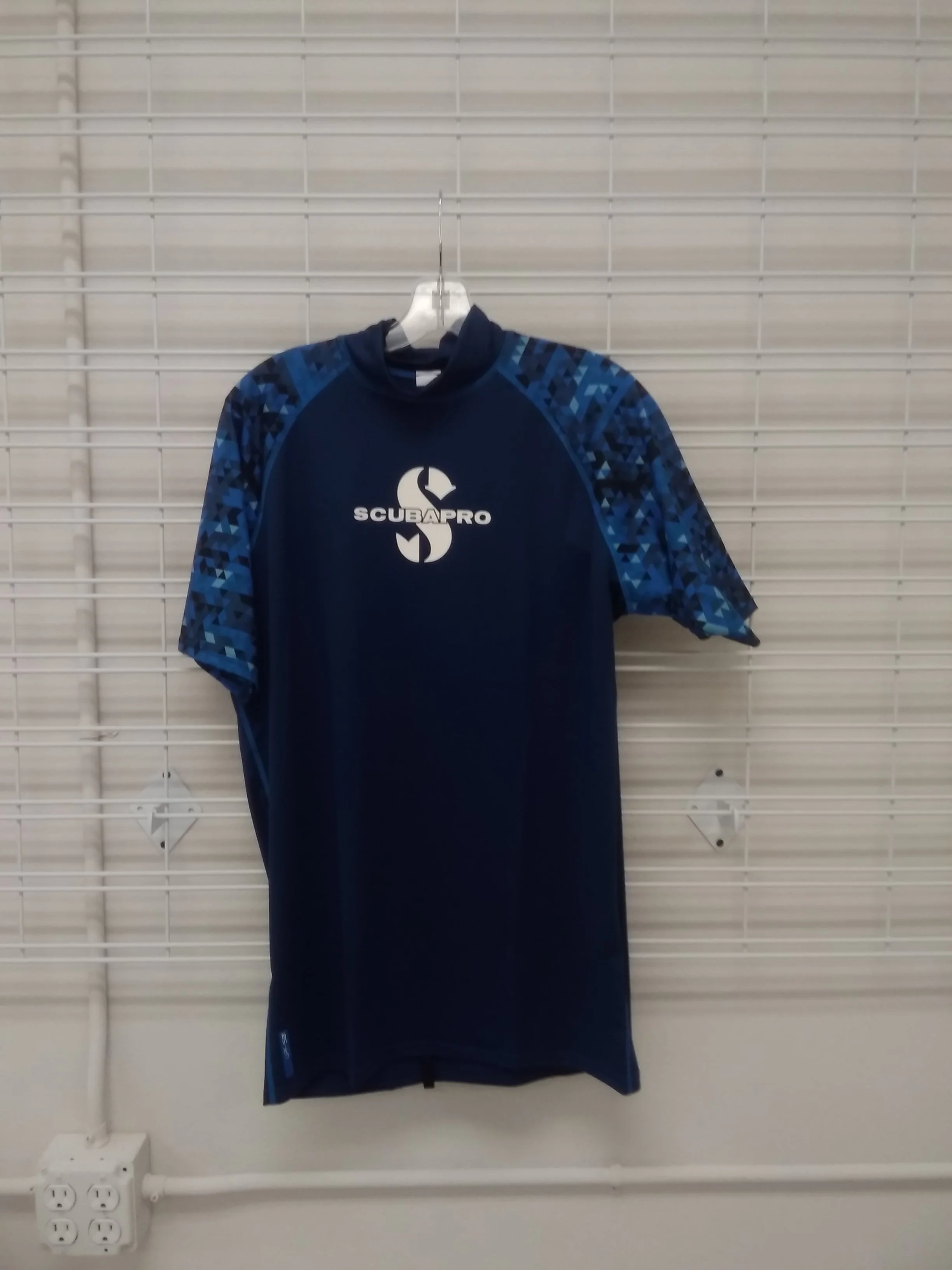 Used Scubapro Rash Guard Mens