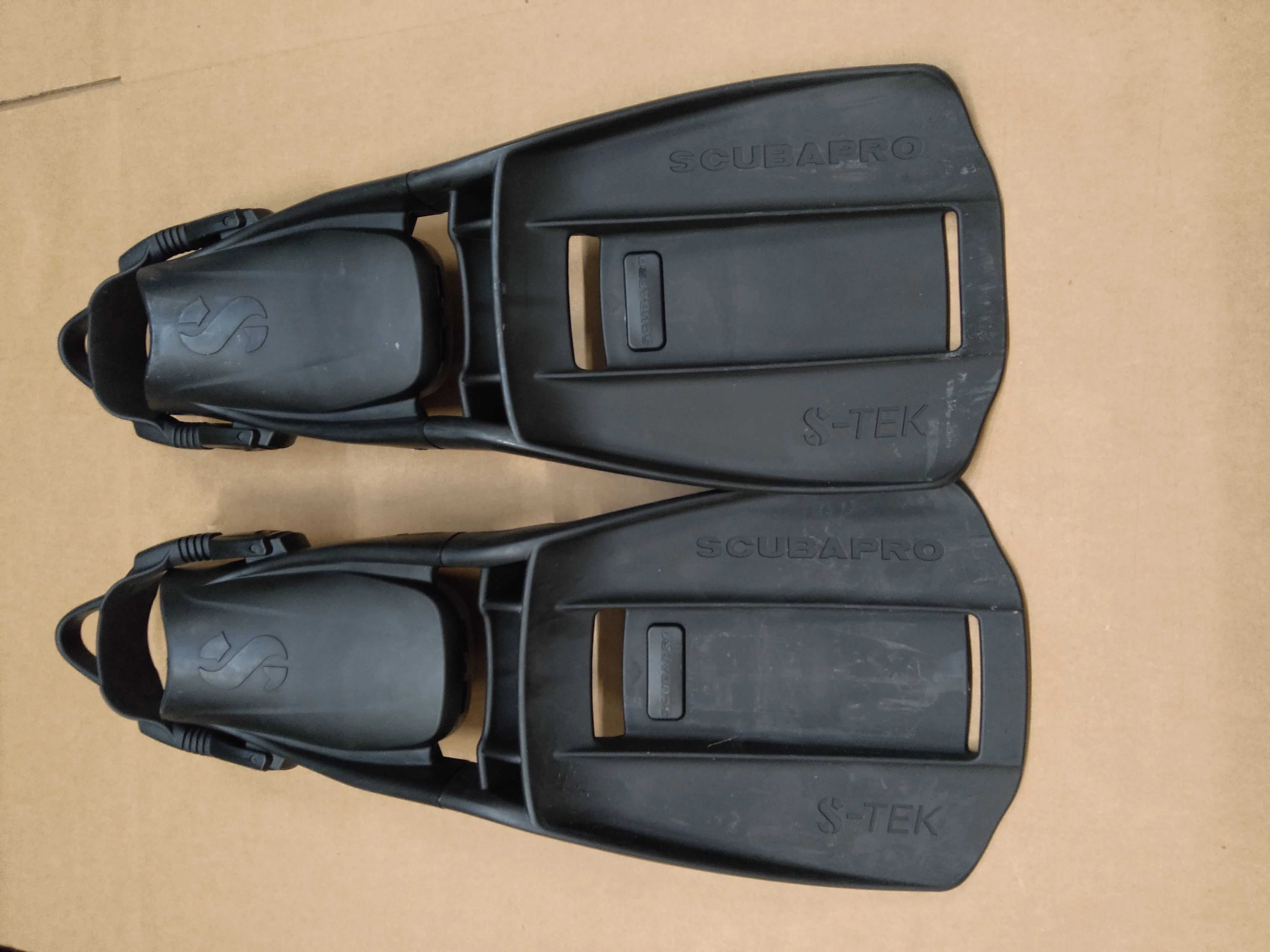 Used Scubapro S-TEK Open Heel Diving Fin - Image 6