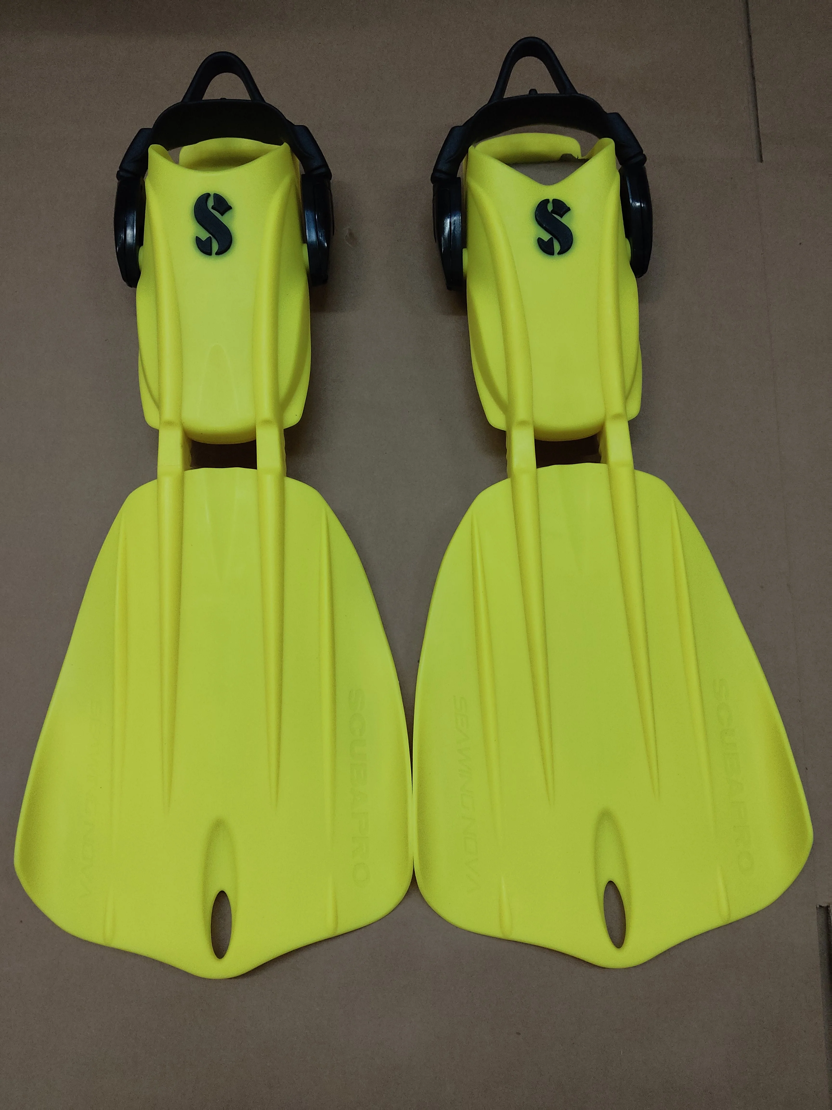Used Scubapro Seawing Nova Fins - Image 12