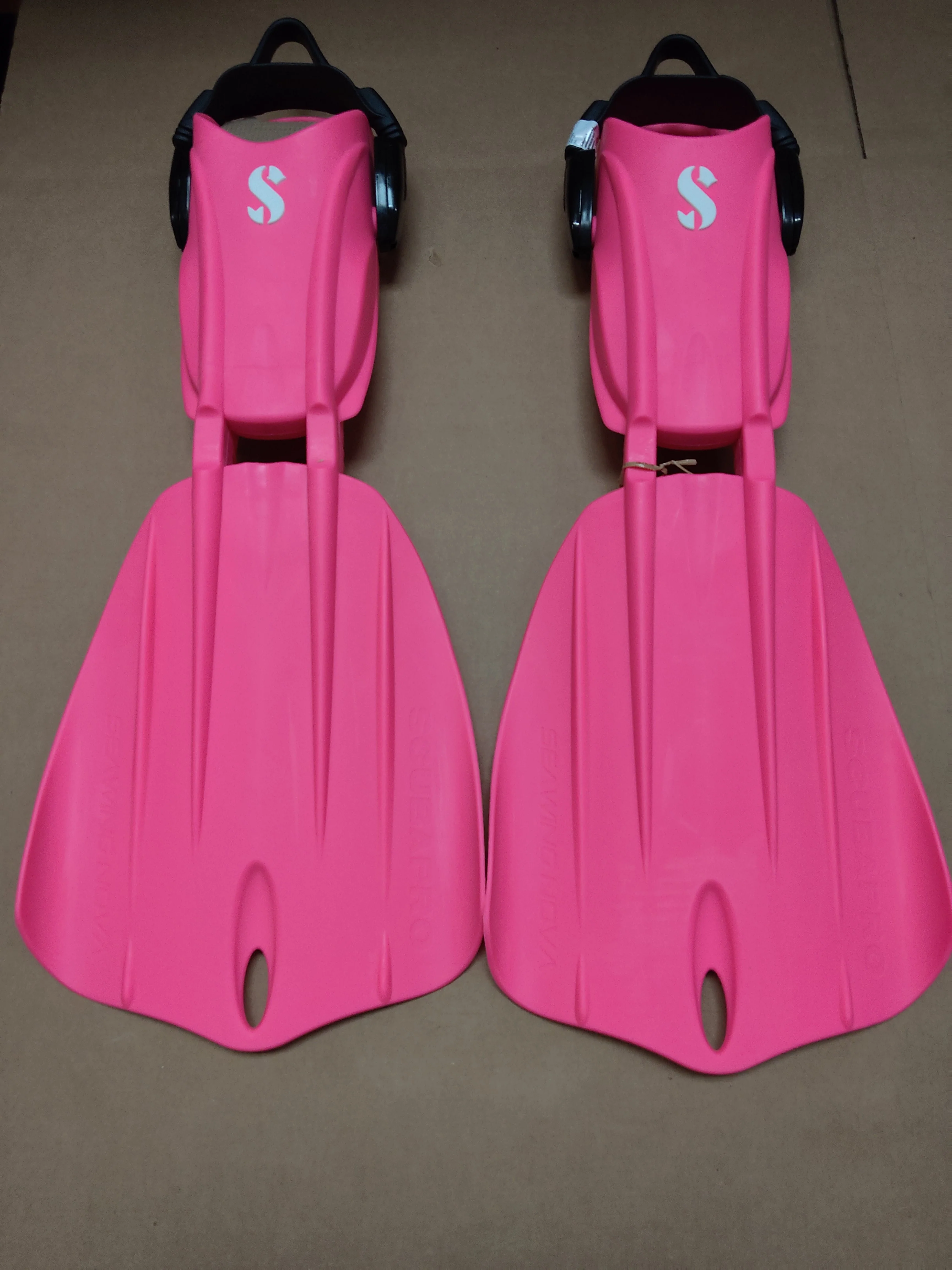 Used Scubapro Seawing Nova Fins - Image 18
