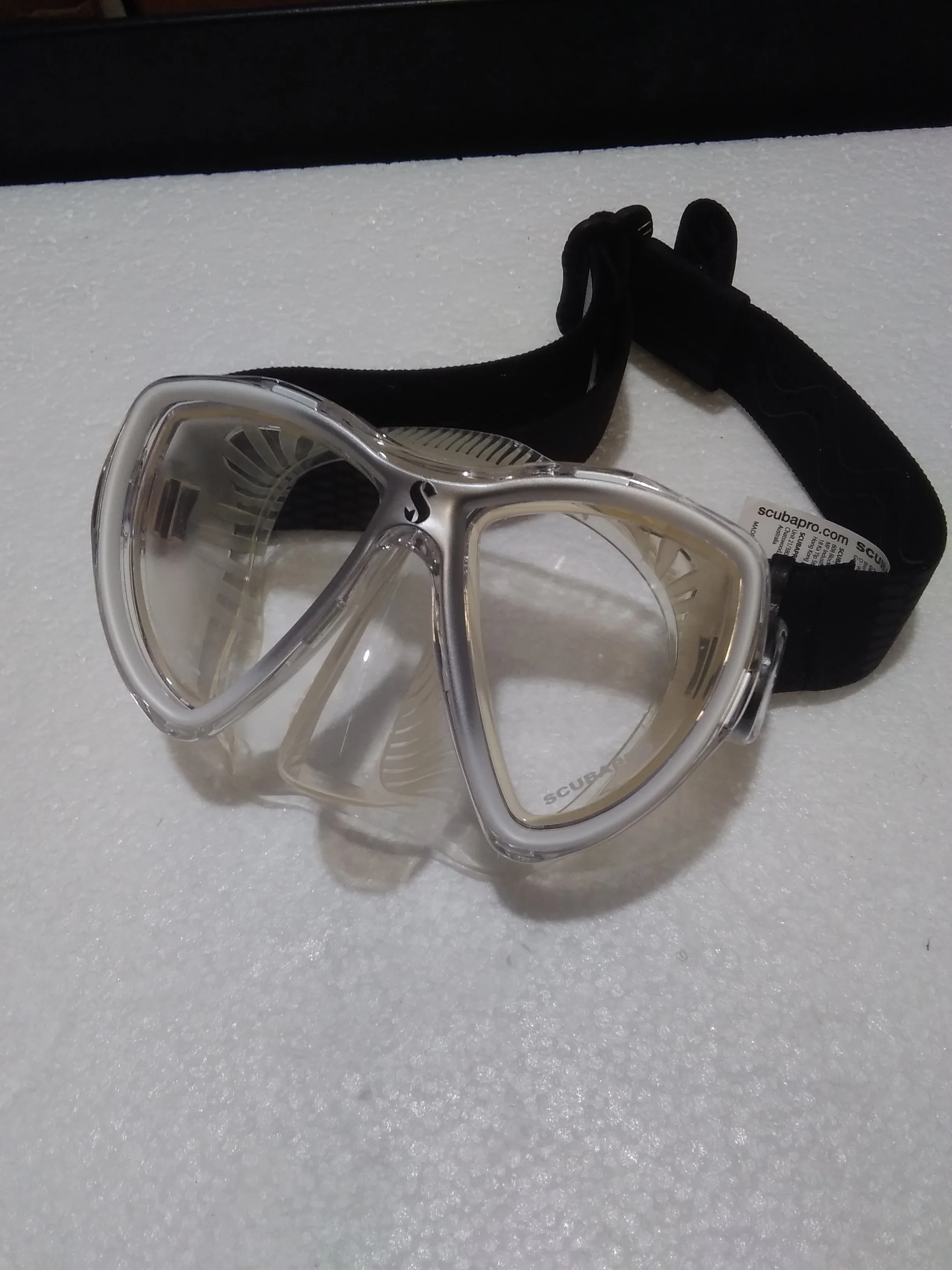 Used Scubapro Synergy Mini Dive Mask with Comfort Strap