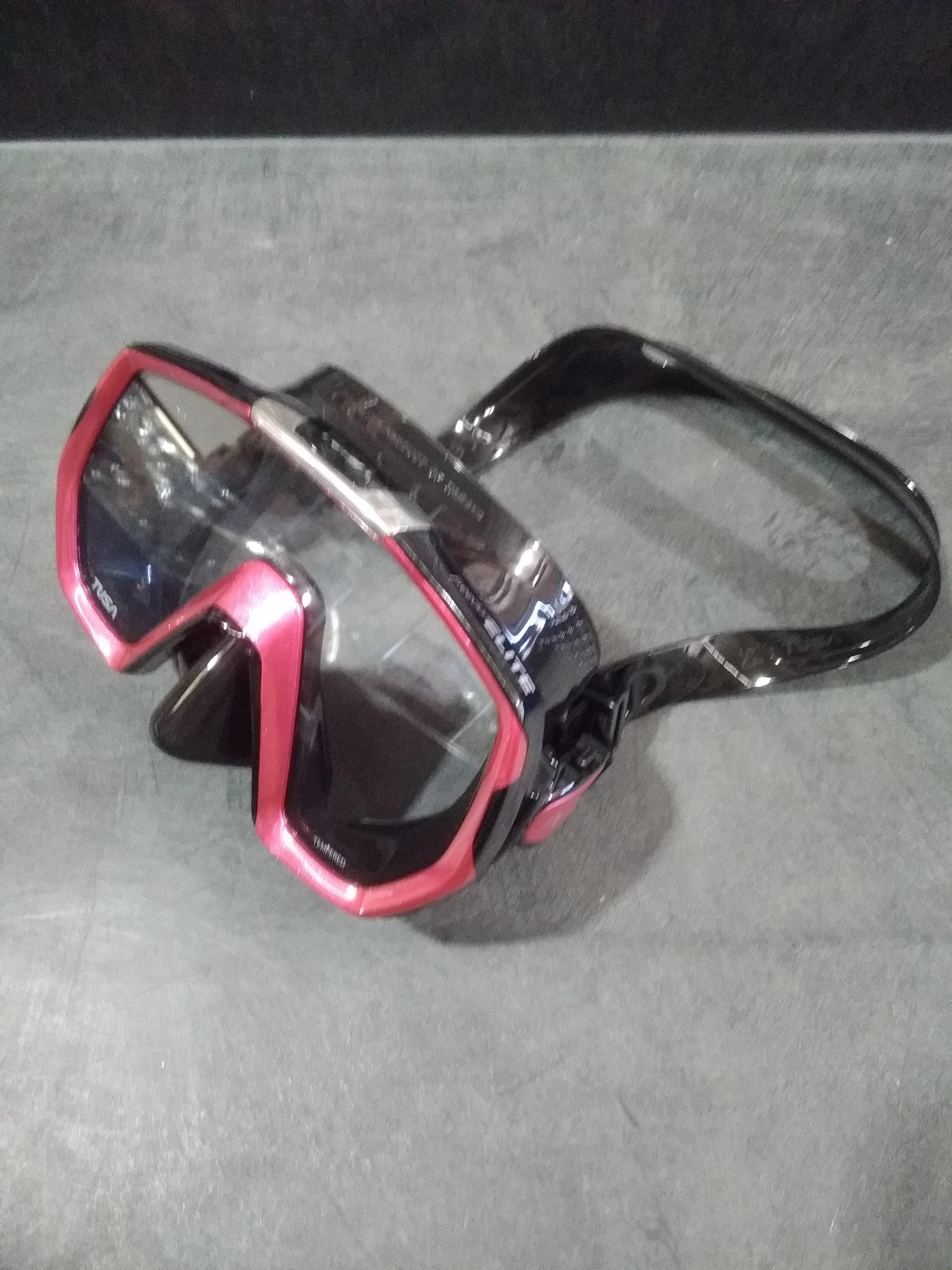 Open Box Tusa Freedom Elite Single Lens Scuba Diving Mask - Image 4