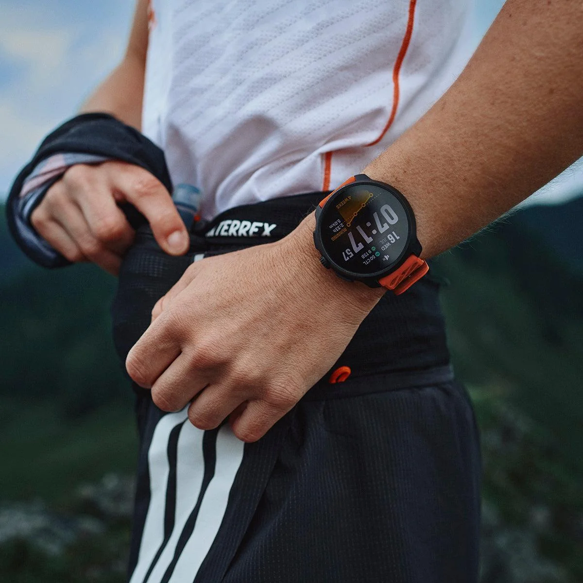 Suunto Race 2 AMOLED GPS Sports Watch - Image 10