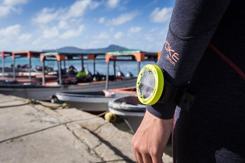 Suunto Zoop Novo with Suunto Mesh Debris Beach Cleanup Bag - Image 6
