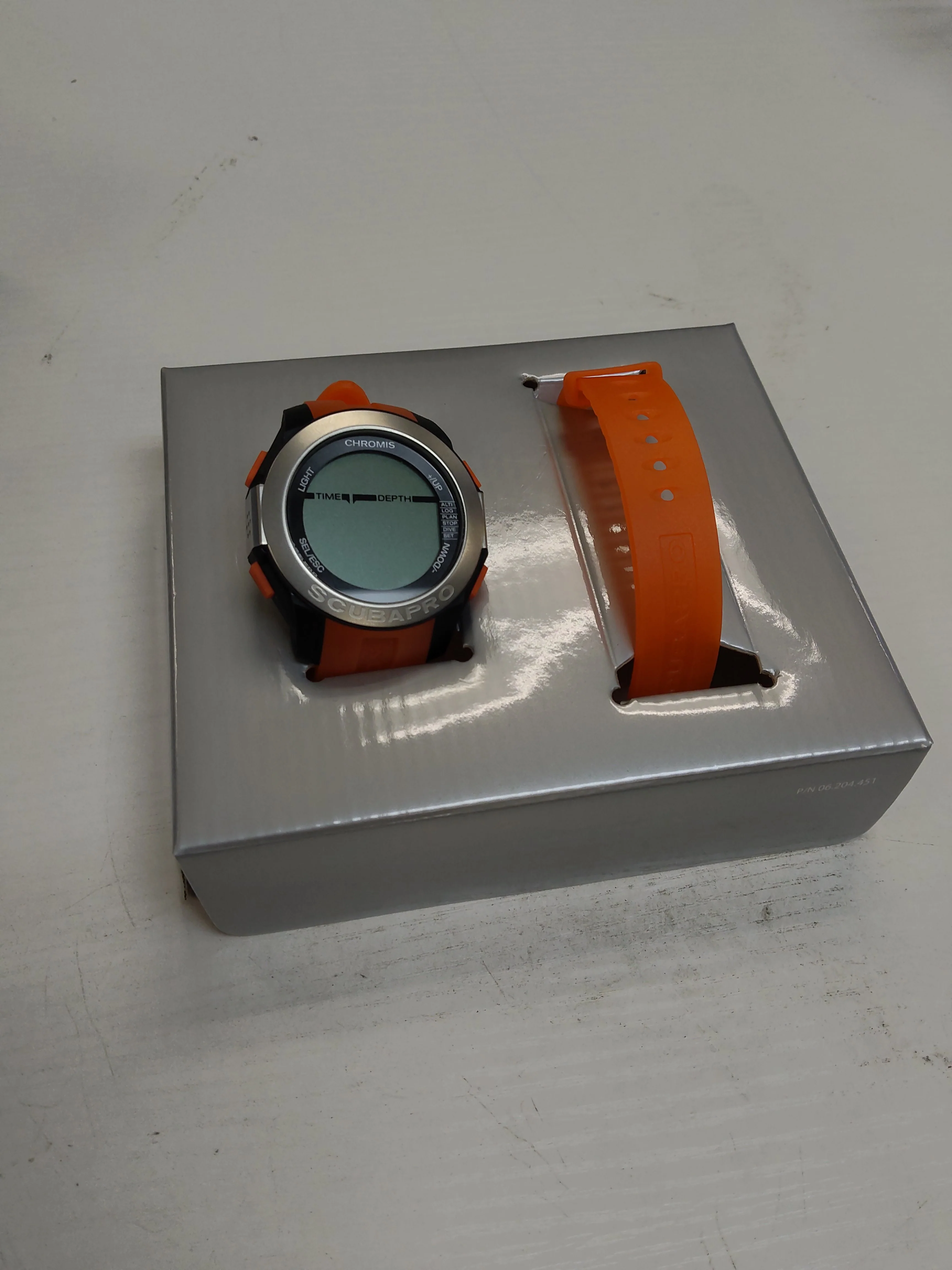 Used Scubapro Chromis Dive Computer