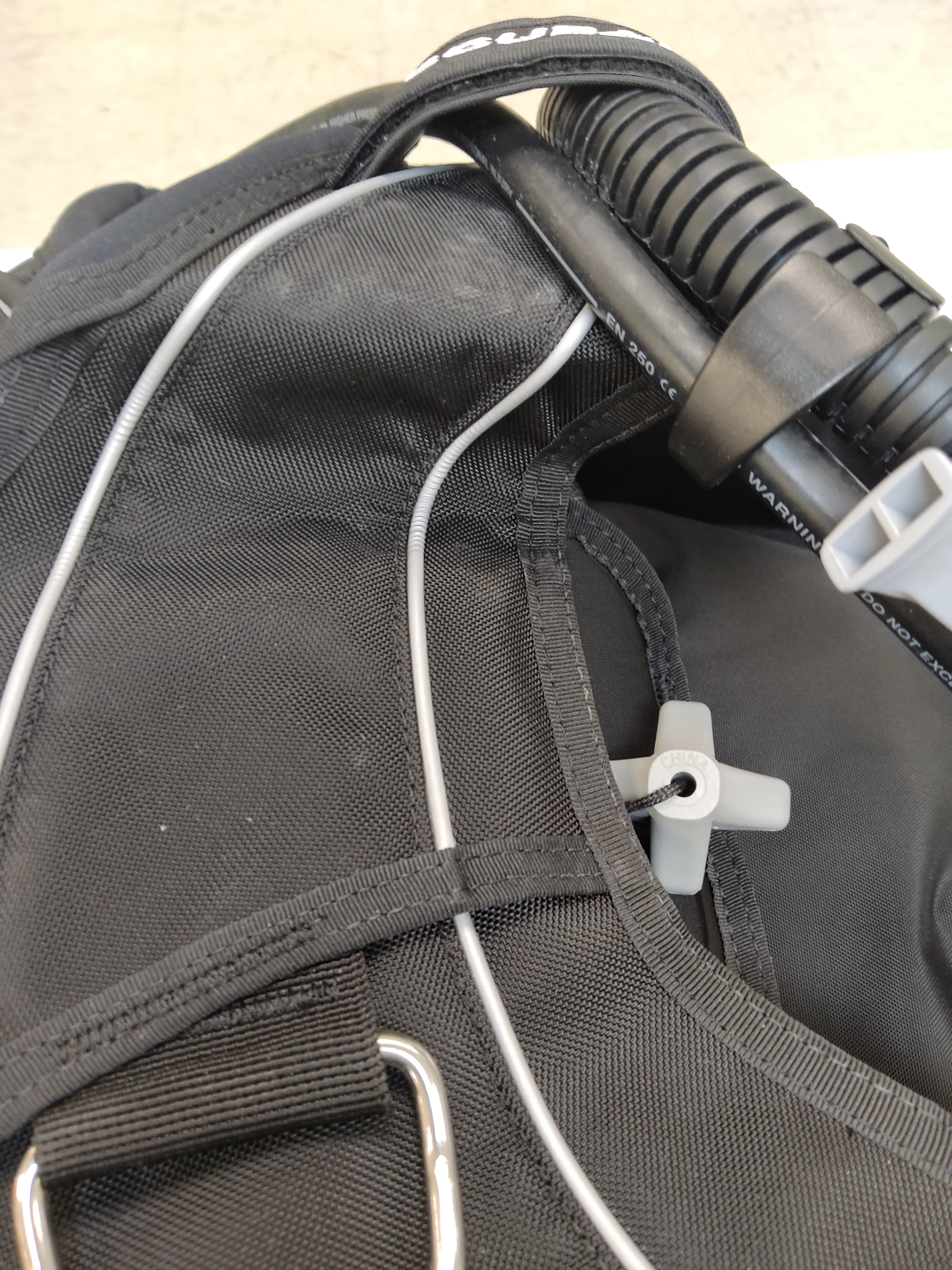 Used Scubapro Classic with Air2 V GEN BCD - Image 2