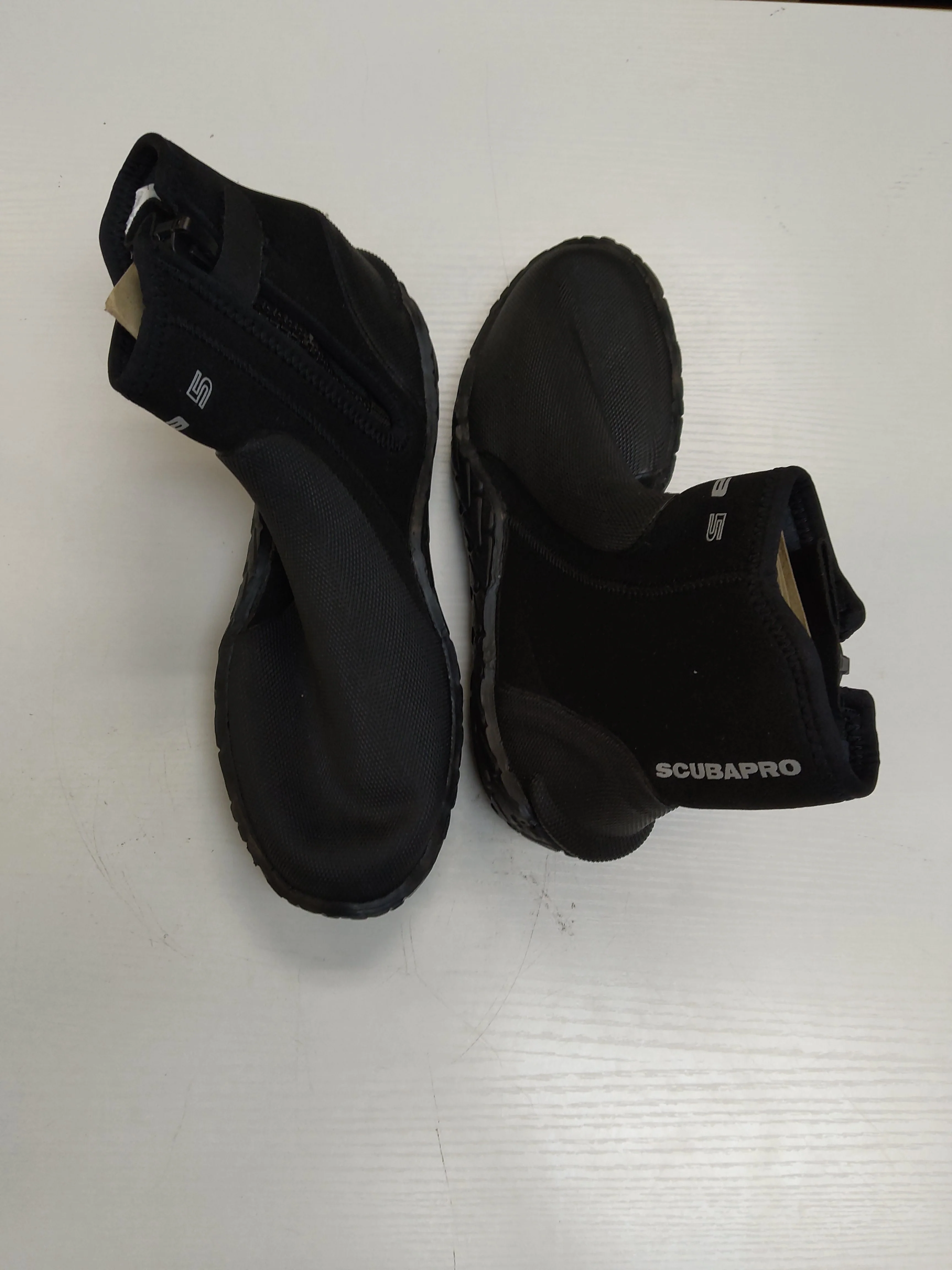 Used Scubapro Delta 5 mm - Black - Image 4