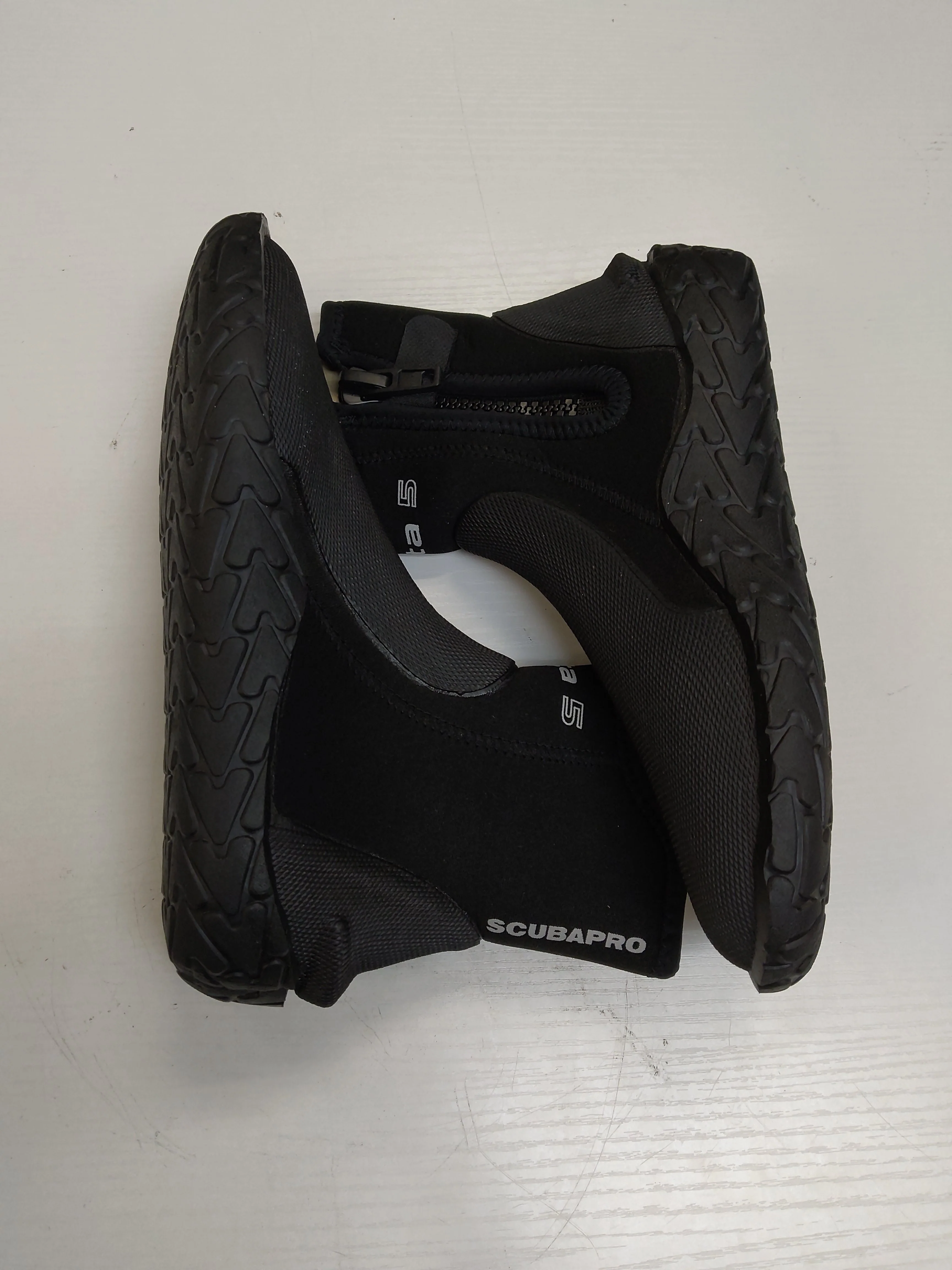 Used Scubapro Delta 5 mm - Black - Image 5