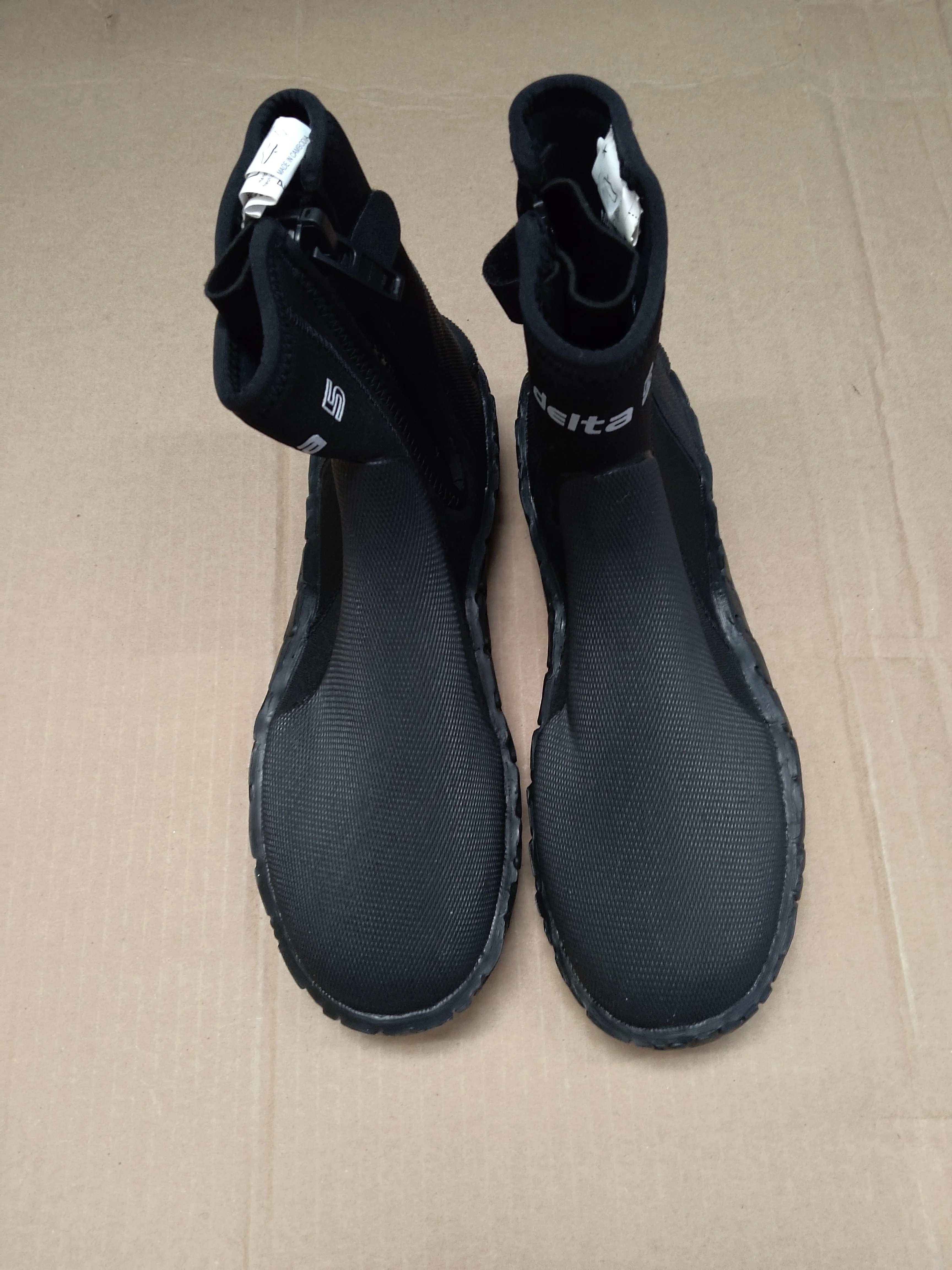 Used Scubapro Delta 5mm Full Cut Dive Boot - Image 4