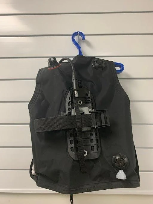 Used Scubapro Equalizer w/AIR 2 (V Gen) Size M - Image 2