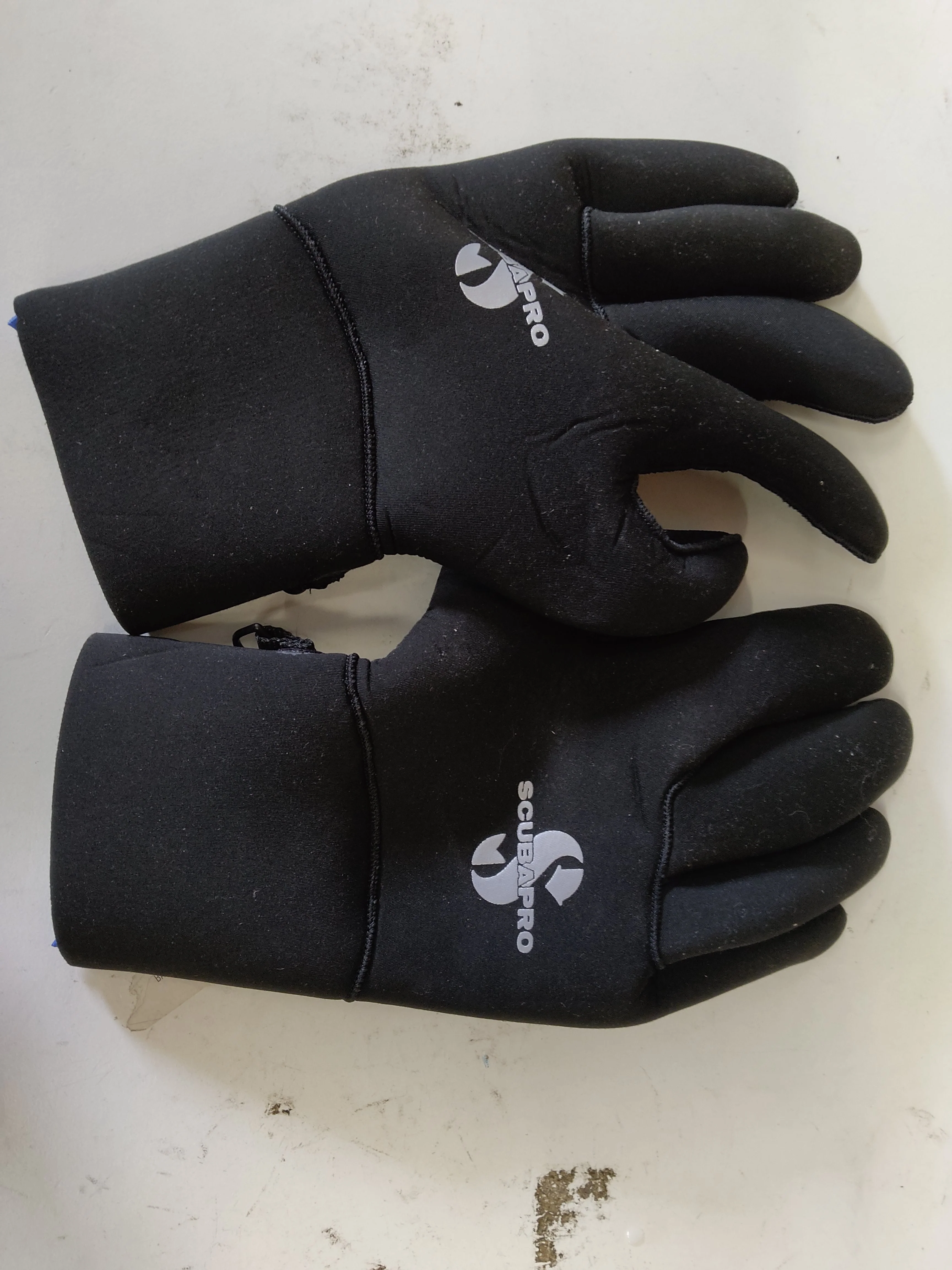 Used Scubapro Everflex 5mm Lined Dive Glove - Image 5
