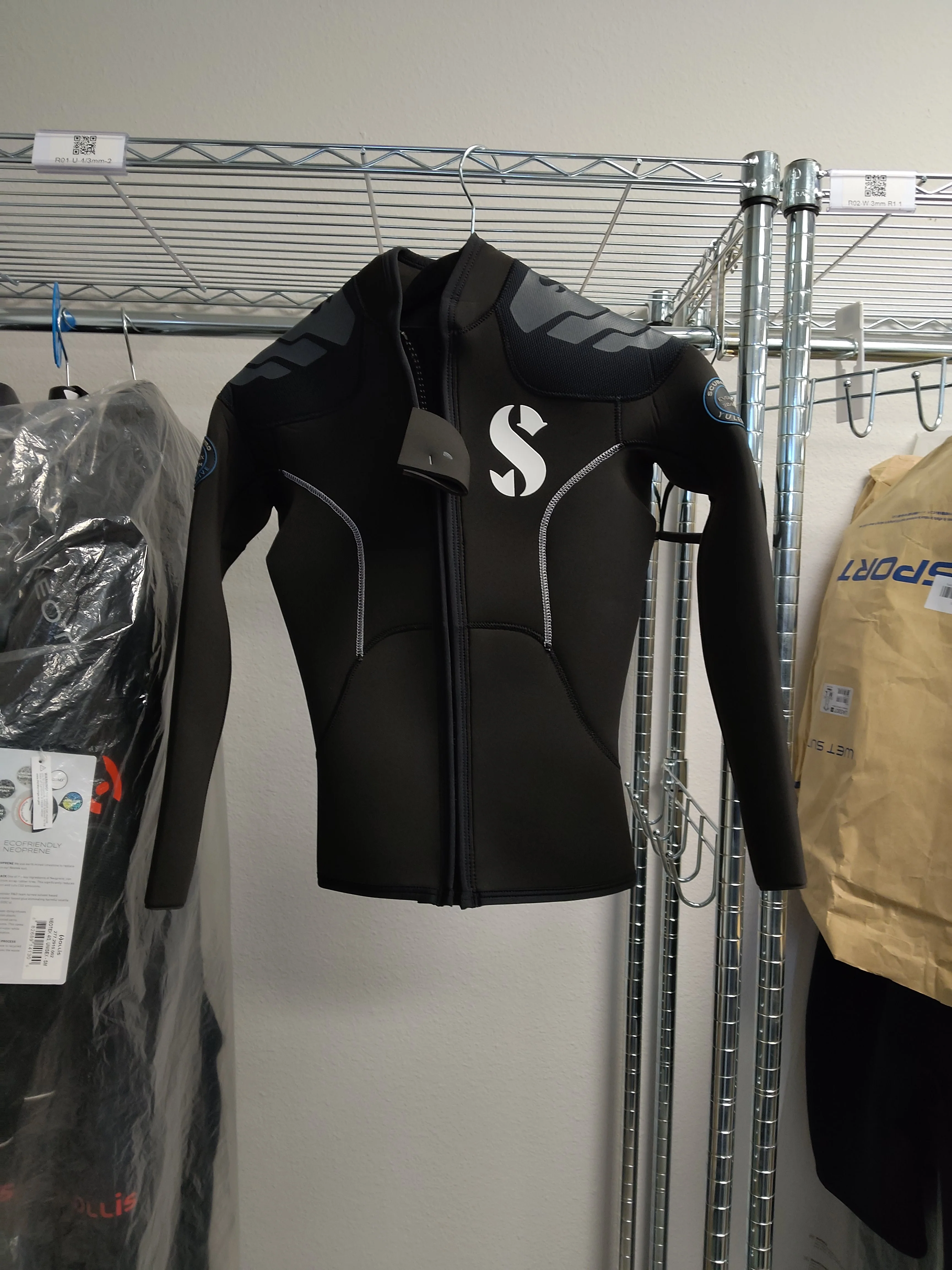 Used Scubapro Everflex Yulex Hoodless Vest 3mm Long Sleeve Women's - Image 3