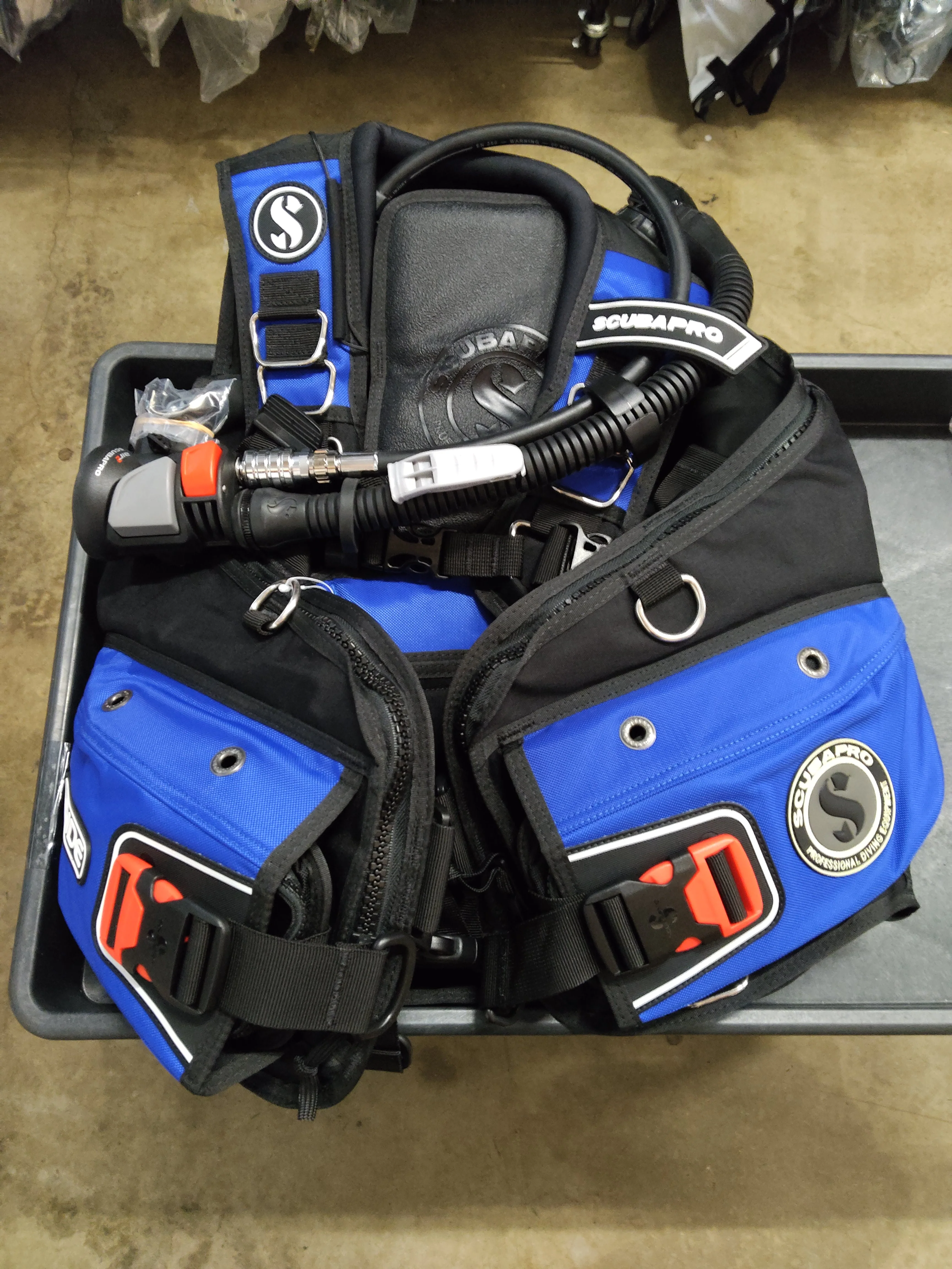 Used Scubapro Glide AIR2 BCD - Image 2