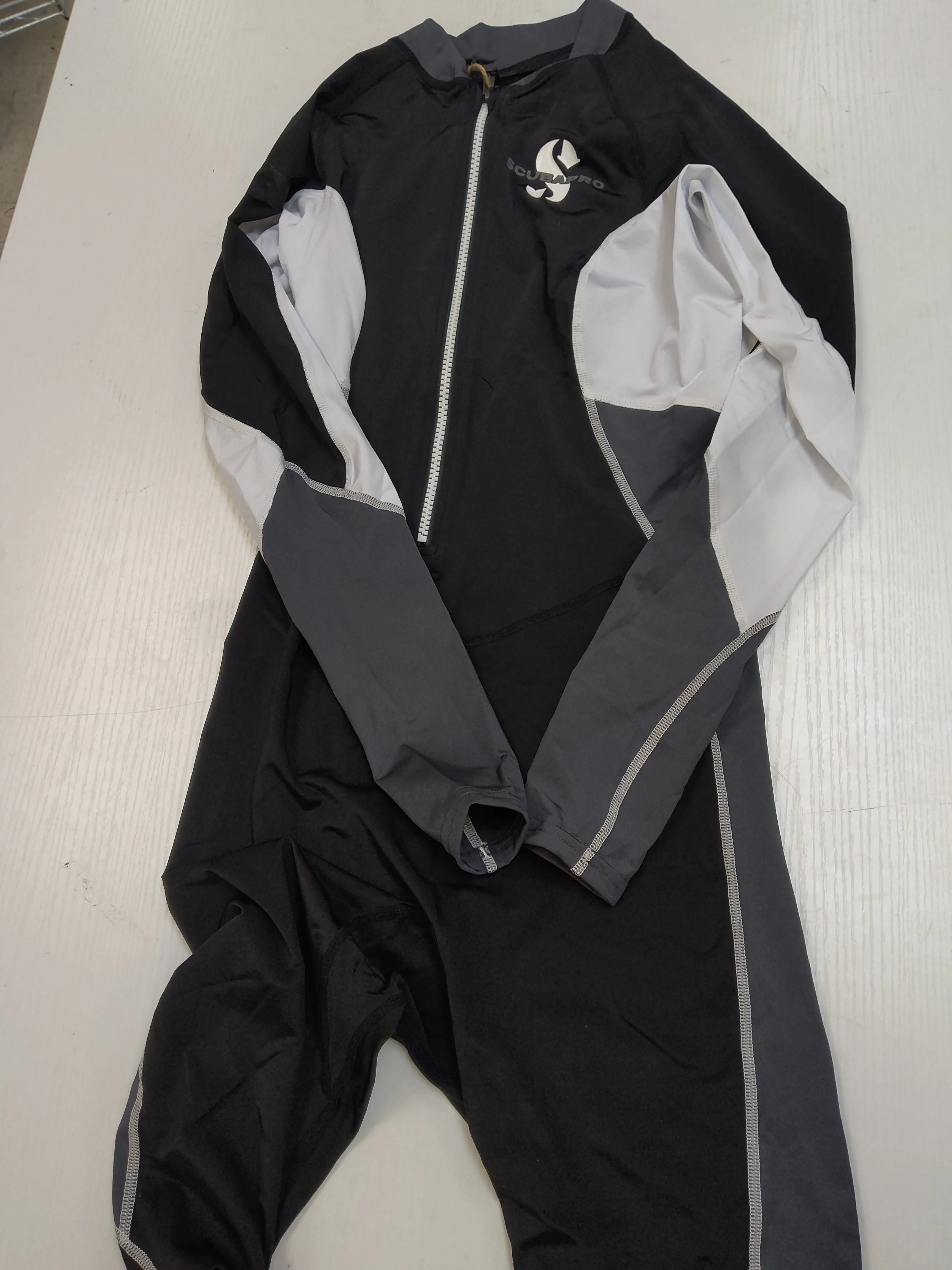 Used Scubapro Graph Steamer Women's (UPF50) - Image 3